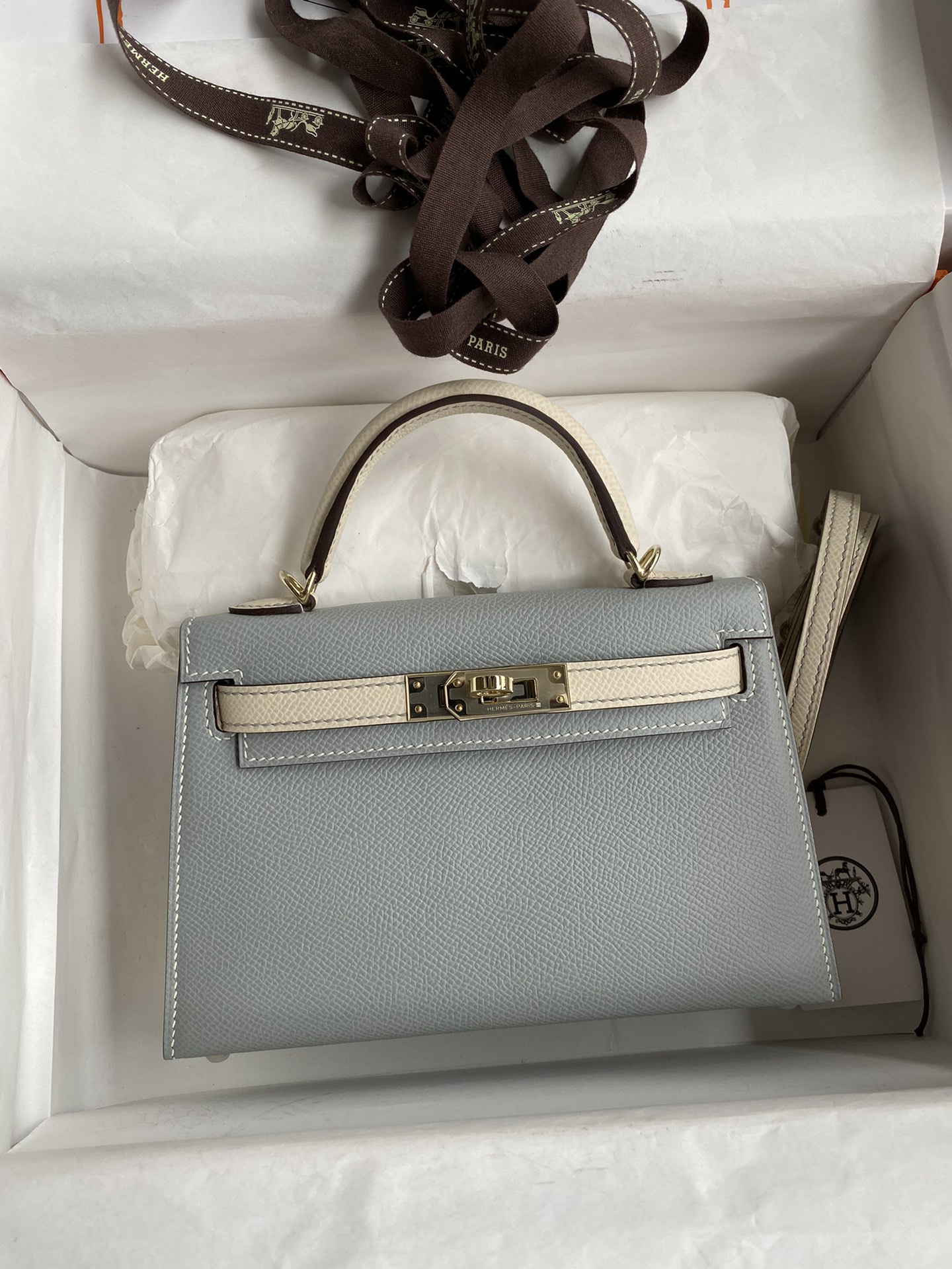 O mais popular
 Hermes Kelly Bolsas Sacos de corpo cruzado & Ombro Azul Batido Branco Hardware Dourado Epsom Mini