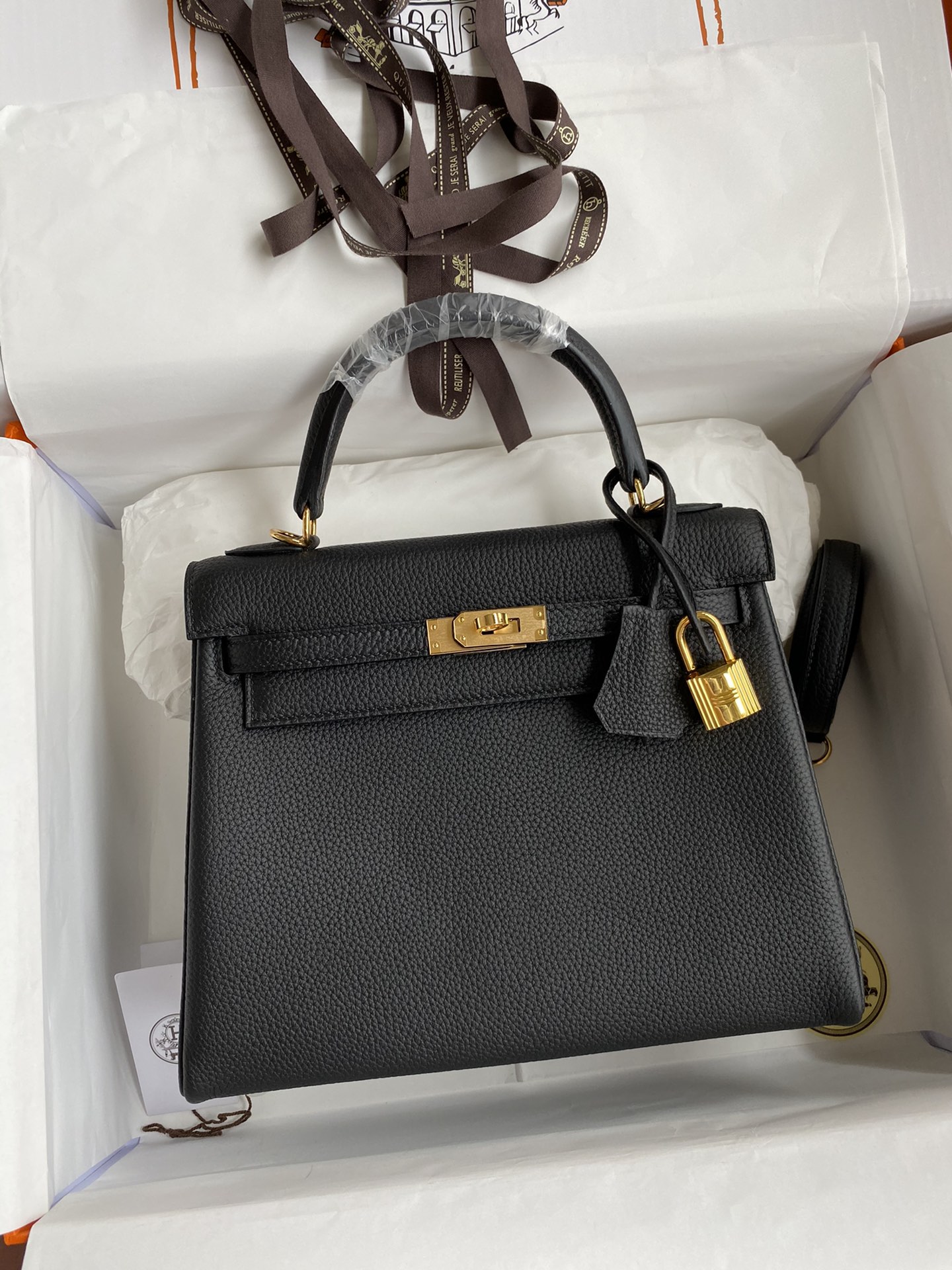 NO:698818,Kelly 25cm imported Togo leather black gold buckle wax thread, Hermes, hermes, Hermes,19860909Kelly 25cm 进口Togo皮 黑色 金扣蜡线,爱马仕,hermes,Hermes,,Bag