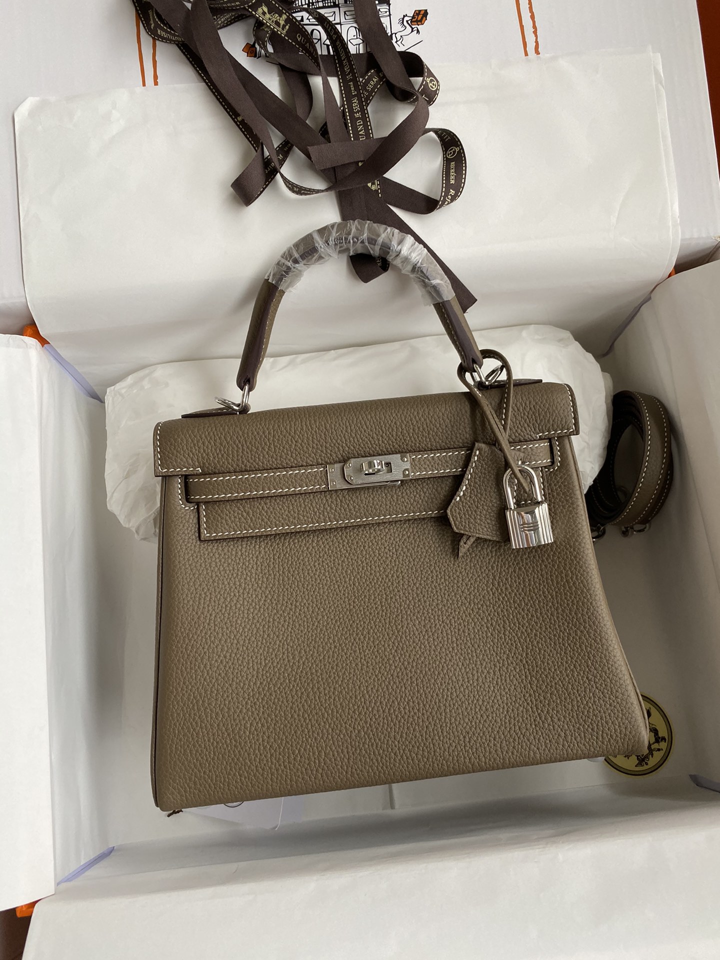 NO:698802,Kelly 25cm imported Togo leather elephant gray silver buckle wax thread, Hermes, hermes, Hermes,19860909Kelly 25cm 进口Togo皮 大象灰 银扣蜡线,爱马仕,hermes,Hermes,,Bag