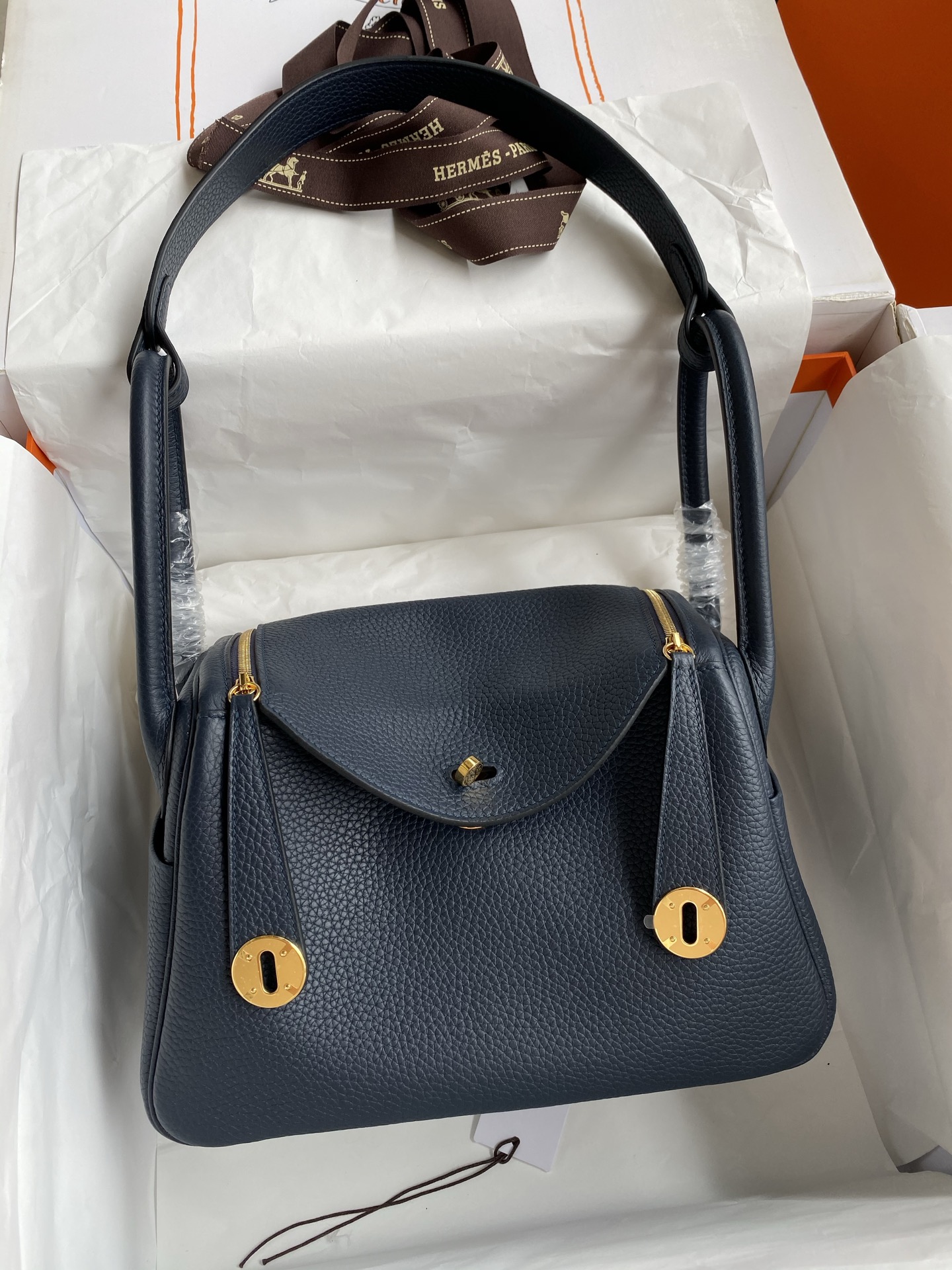 NO:700419,Lindy 26cm imported TC leather midnight blue gold buckle wax thread, Hermes, hermes, Hermes,19860909Lindy 26cm 进口TC皮 午夜蓝 金扣蜡线,爱马仕,hermes,Hermes,,Bag