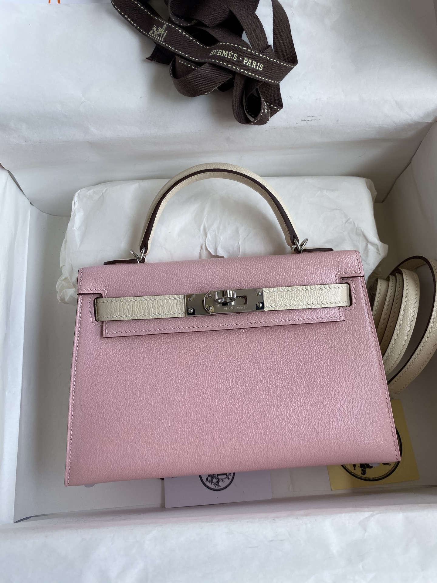 NO:699371,Hand-sewn second generation Mini Kelly 19cm imported goatskin 3Q pink and cream white silver buckle, Hermes, hermes, sheepskin, Hermes,19860909手缝二代Mini Kelly 19cm 进口山羊皮 3Q粉拼奶油白 银扣,爱马仕,hermes,sheepskin,Hermes,,Bag