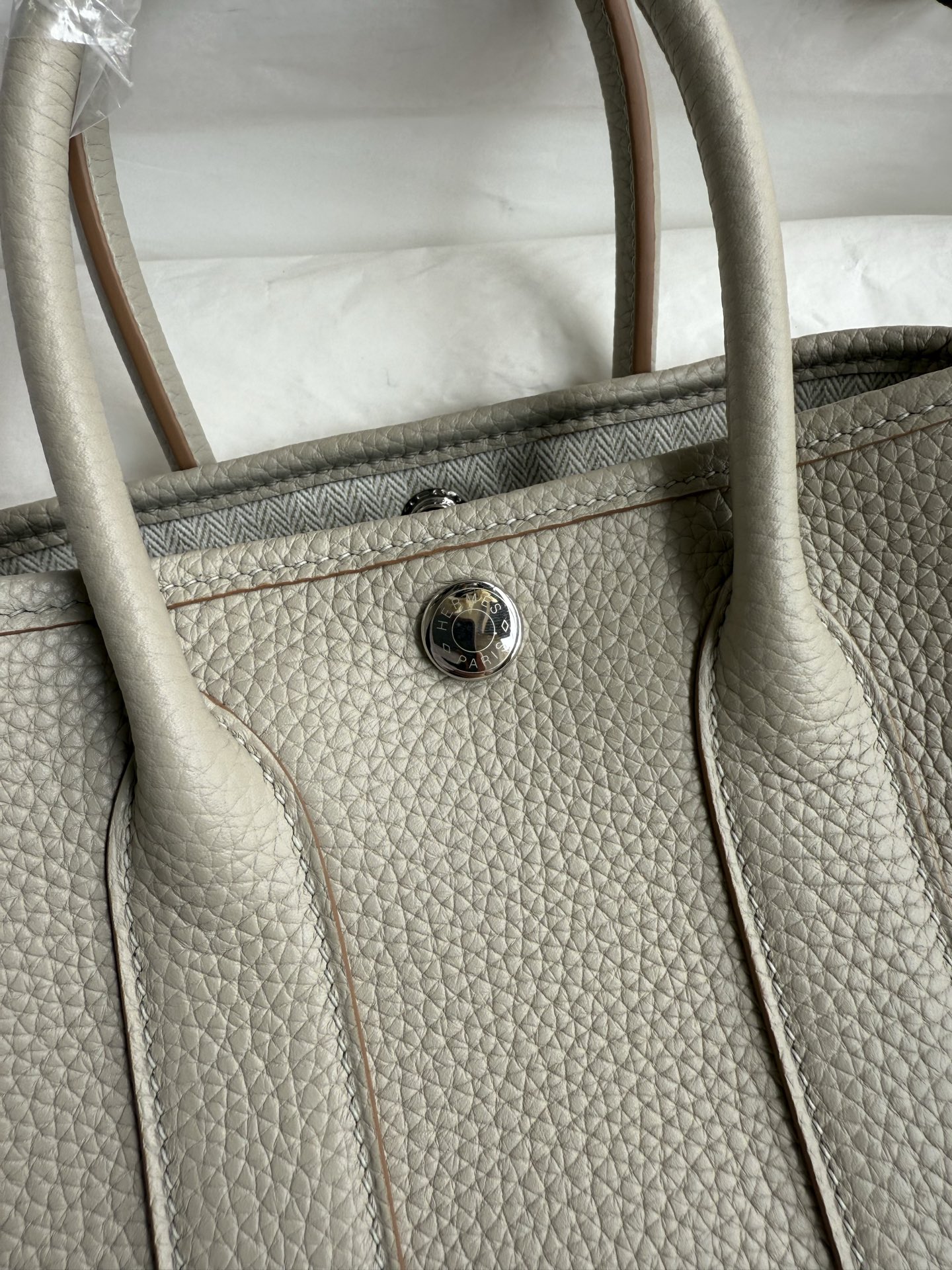Hermès Mini Garden 23cm Bag in Pearl Grey TC Leather - Limited Edition 4 i1751792829615 7707 0 2