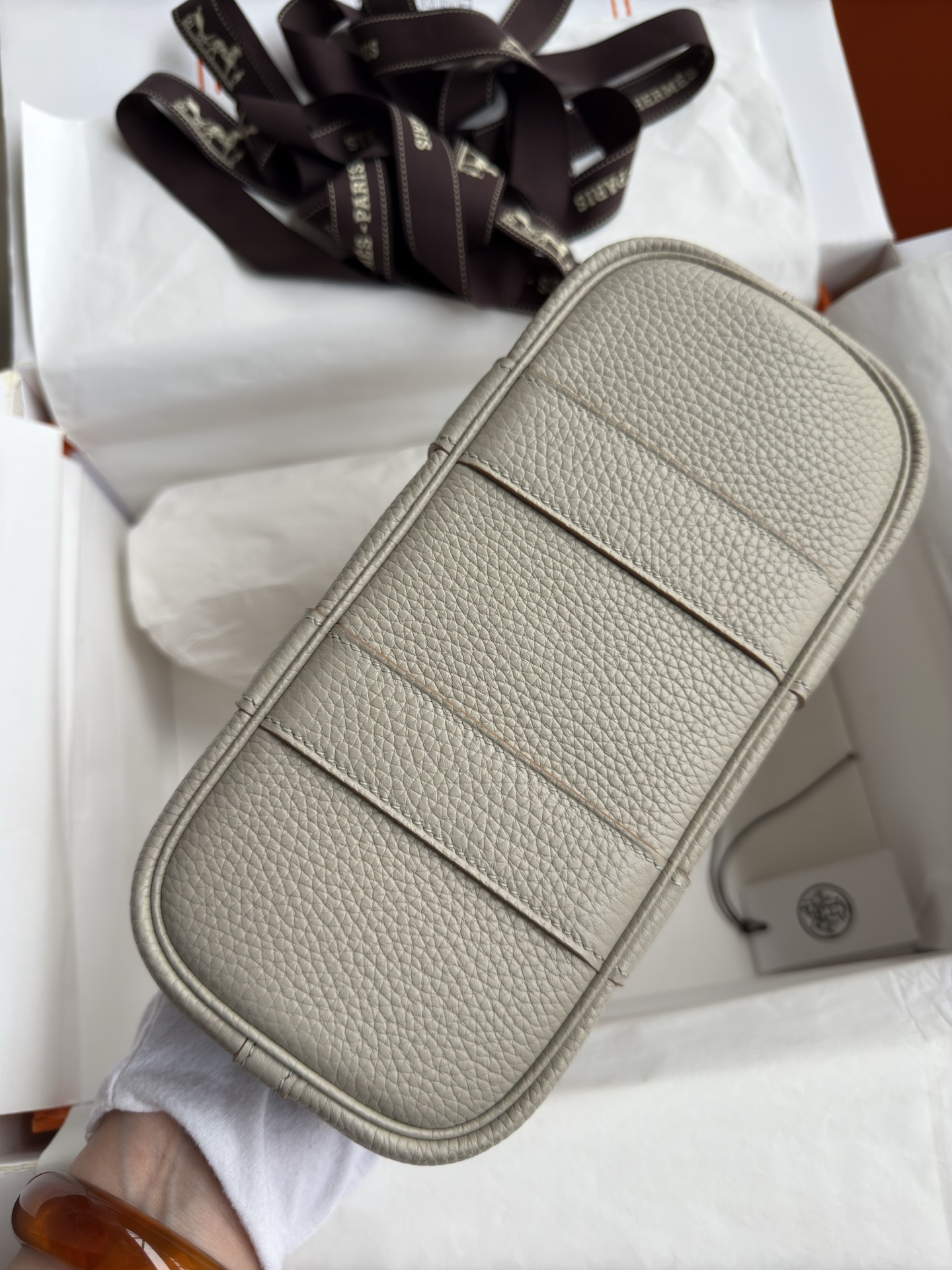 Hermès Mini Garden 23cm Bag in Pearl Grey TC Leather - Limited Edition 7 i1751792830651 3238 0 4