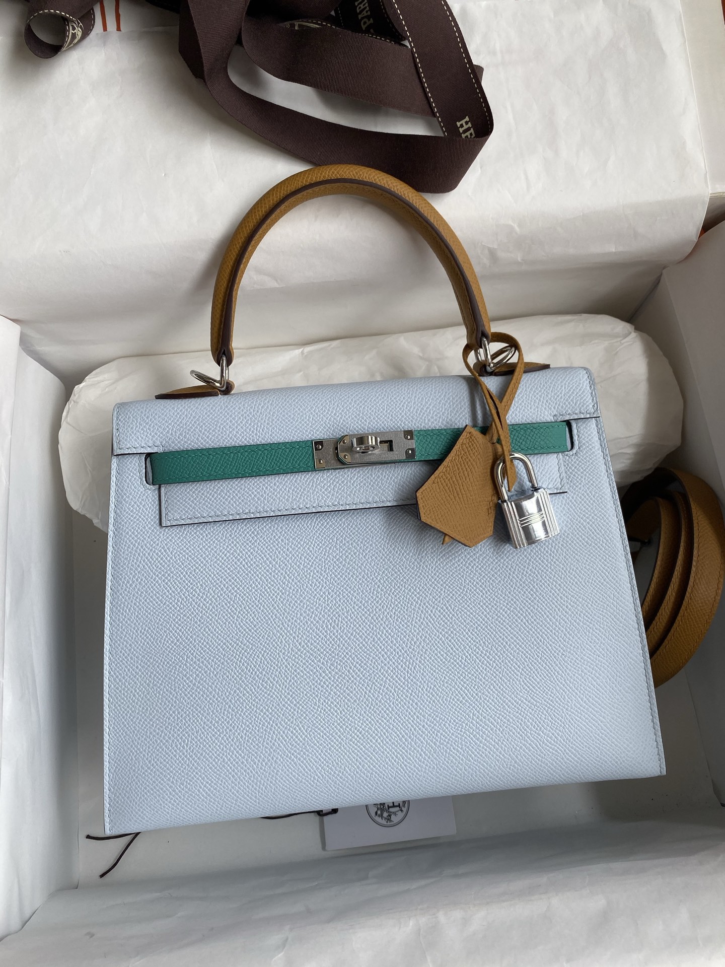 NO:741282,Hand-stitched Kelly 25cm imported Esom leather, haze blue and Verona green and sesame color, silver buckle, Hermes, Hermes,19860909手缝Kelly 25cm 进口Esom皮 雾霾蓝拼维罗纳绿拼芝麻色 银扣,爱马仕,hermes,Hermes,,Bag