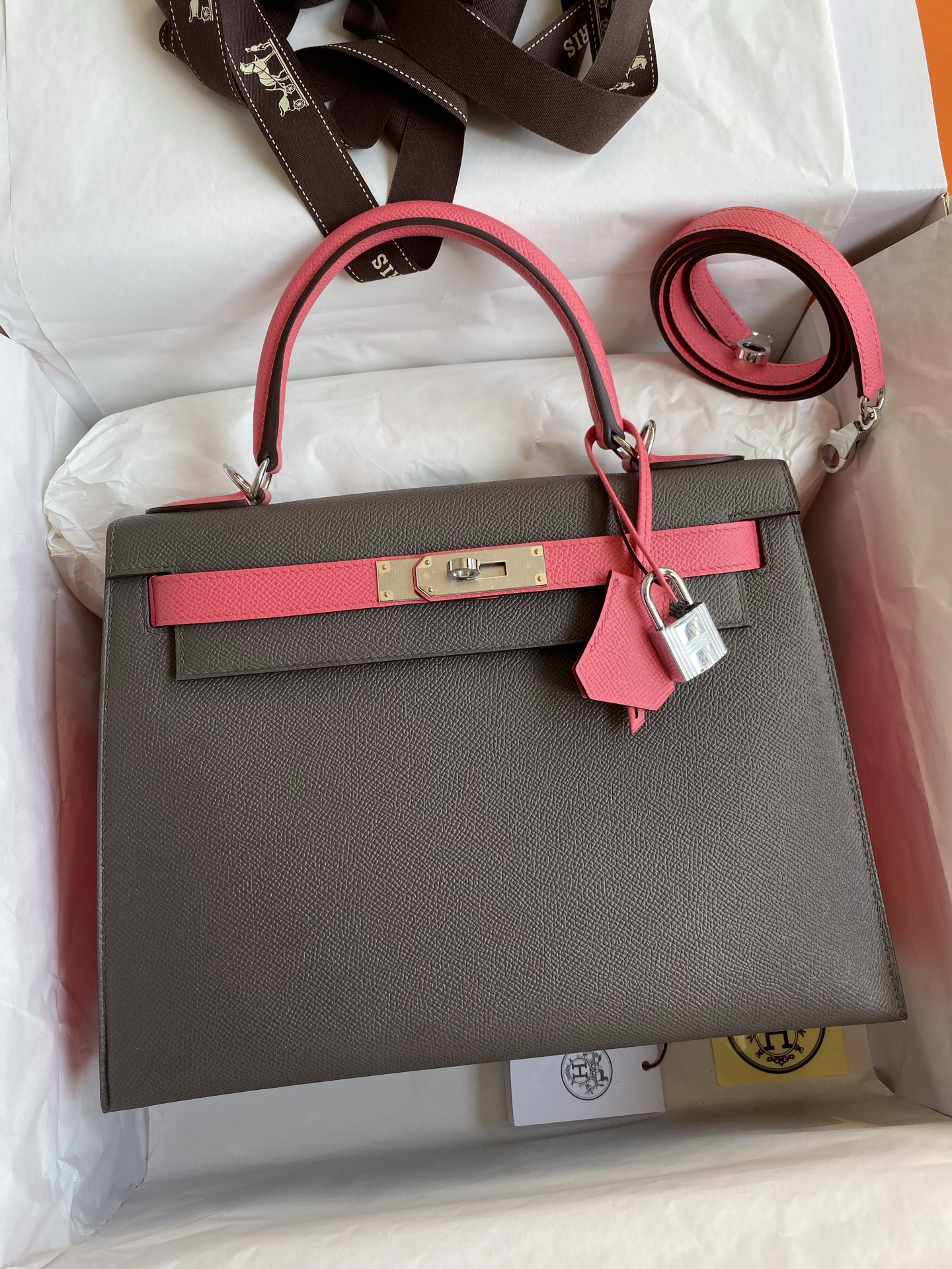NO:741263,Hand-sewn Kelly 28cm imported Esom leather pewter gray with lipstick powder silver buckle, Hermes, Hermes, Hermes,19860909手缝Kelly 28cm 进口Esom皮 锡器灰拼唇膏粉 银扣,爱马仕,hermes,Hermes,,Bag
