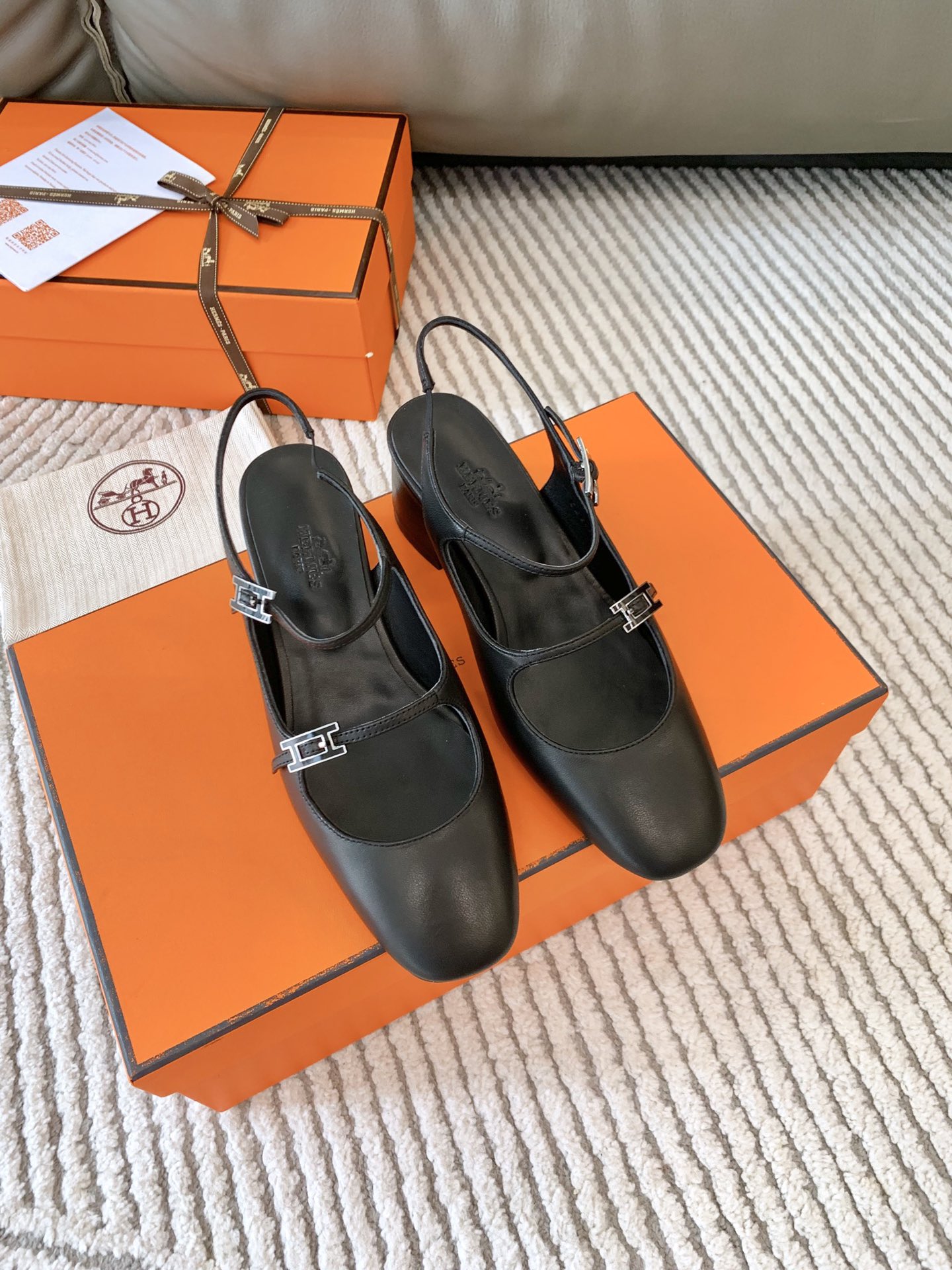 NO:226000,Hermes counter new spring and summer Izzy sandals, handmade by experienced craftsmen, high-end manufacturing and restore authentic calfskin high-heeled sandals, classic 