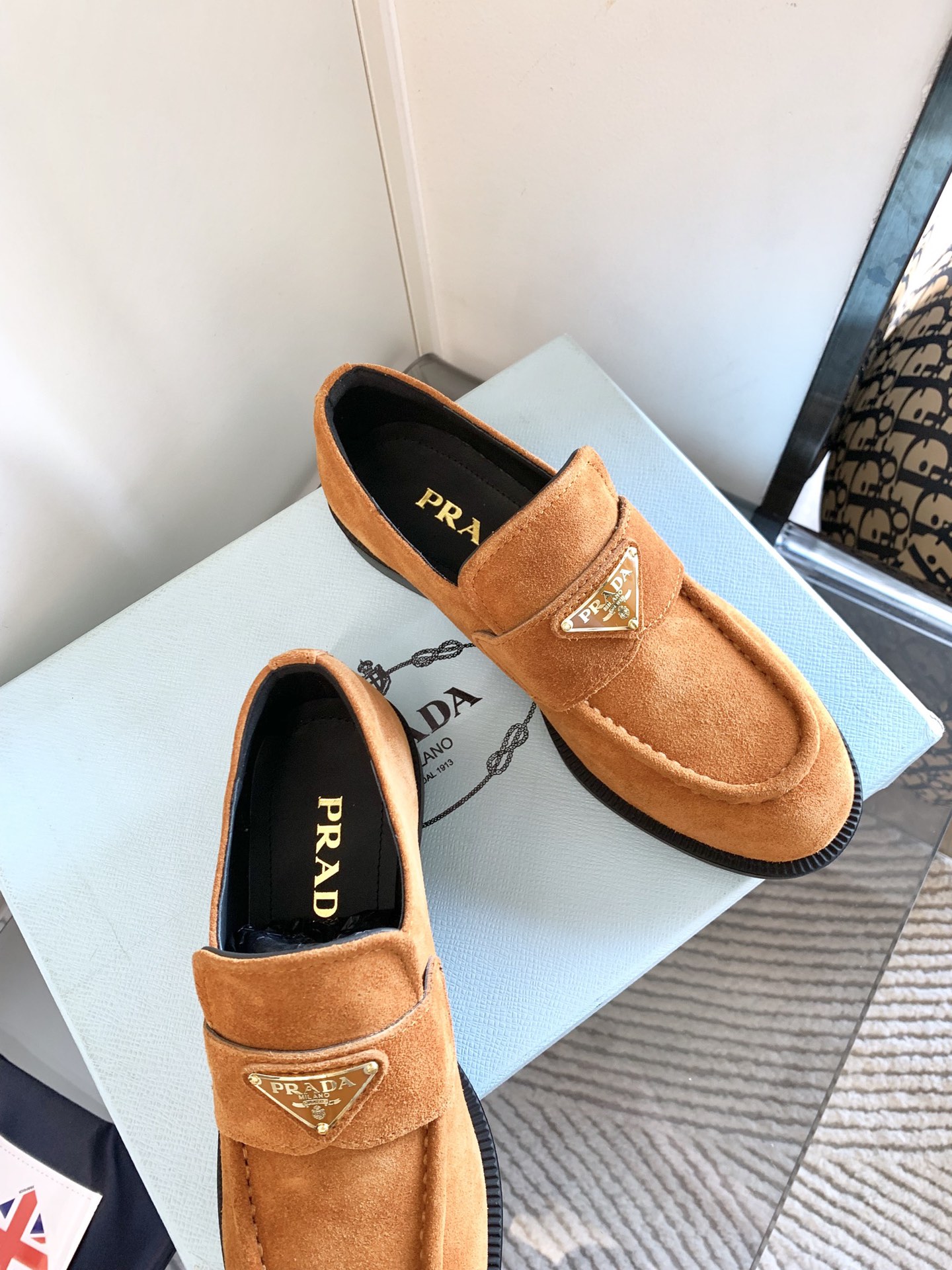 Prada 专柜款经典鞋履 6