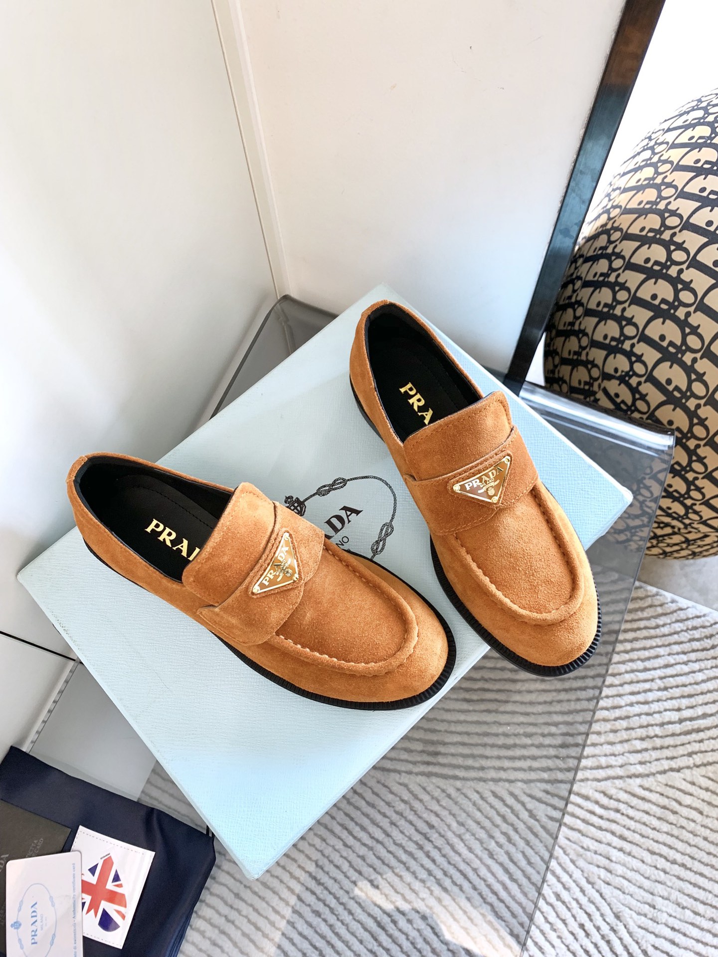 Prada 专柜款经典鞋履 8