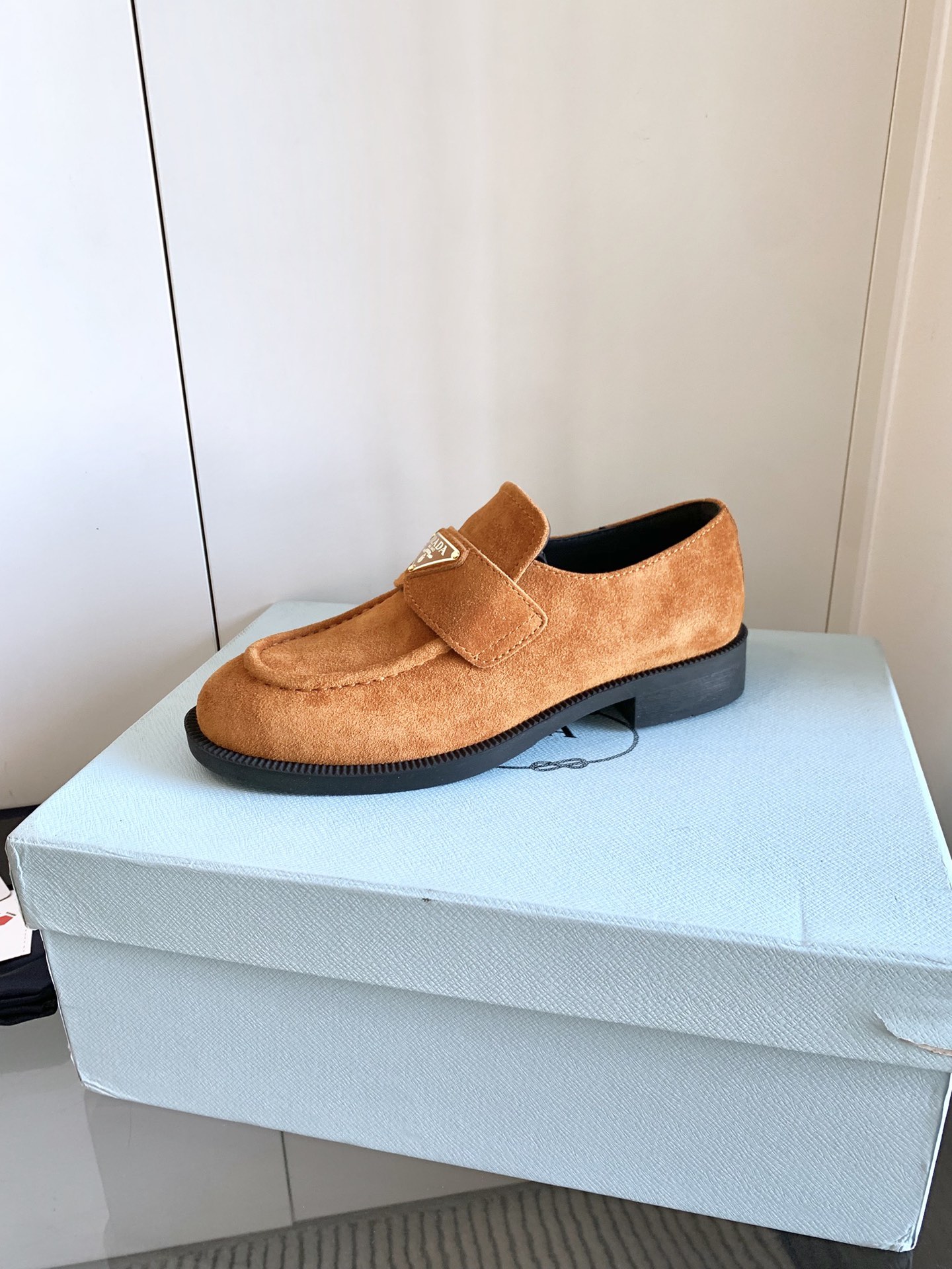 Prada 专柜款经典鞋履 7