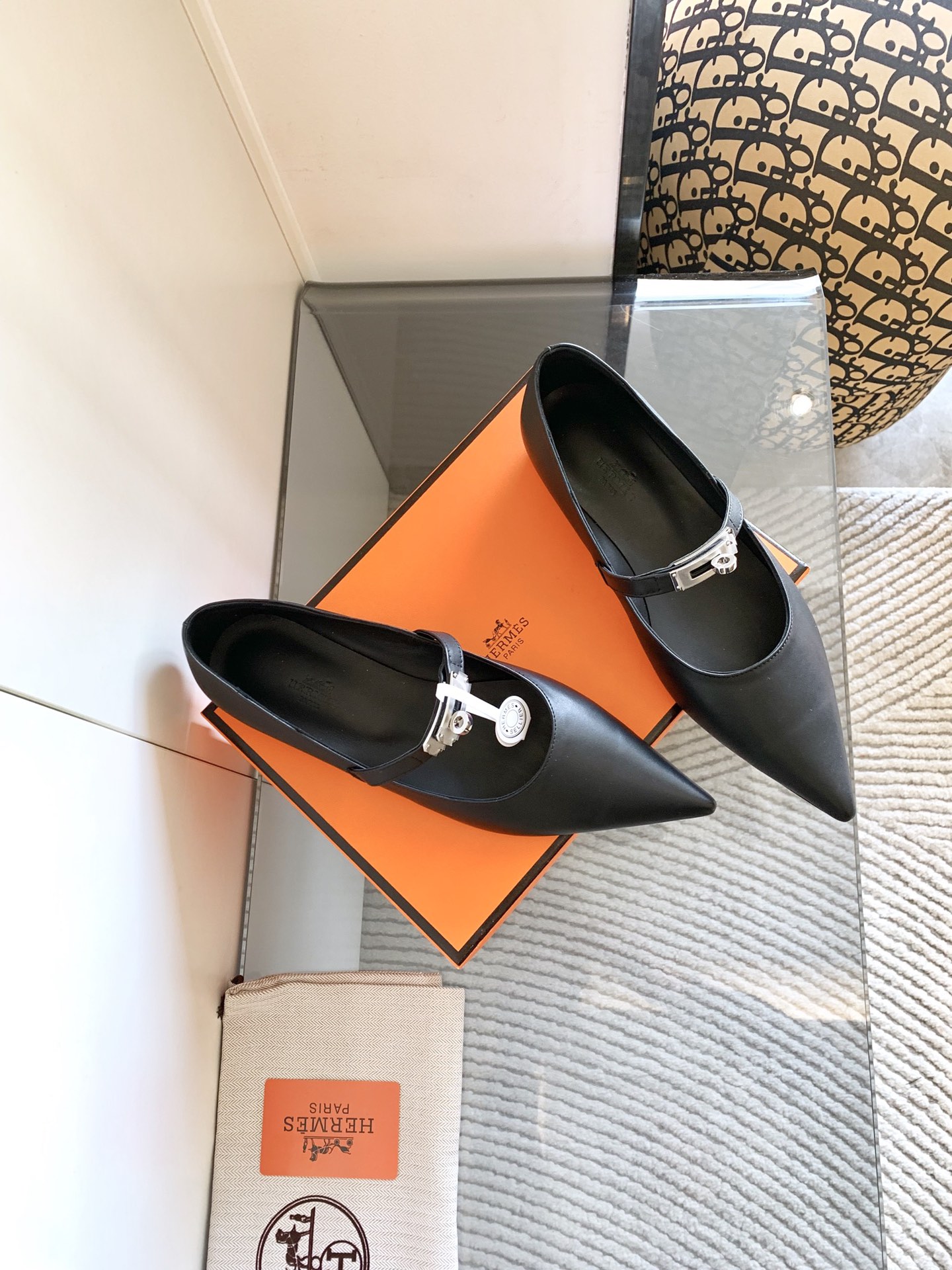 “Kiara 40mm Heels Offer: Stylish and Comfortable Shoes in Various Colors and Sizes” - 图片 5