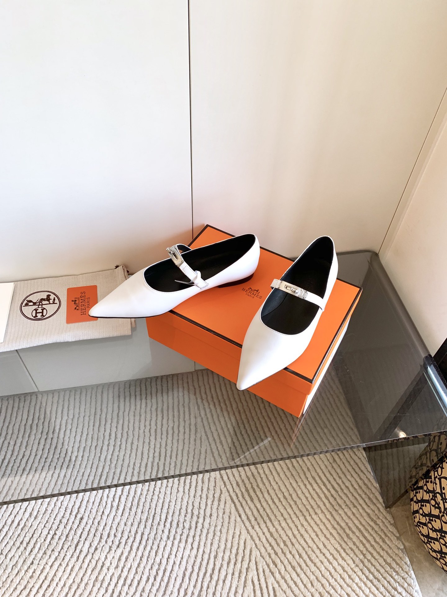 “Kiara 40mm Heels Offer in Black and Light Natural Color, Sizes 35-42 | Review and Details” - 图片 4