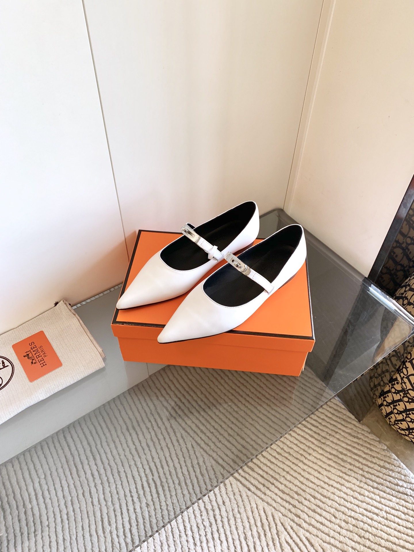 “Kiara 40mm Heels Offer in Black and Light Natural Color, Sizes 35-42 | Review and Details” - 图片 2
