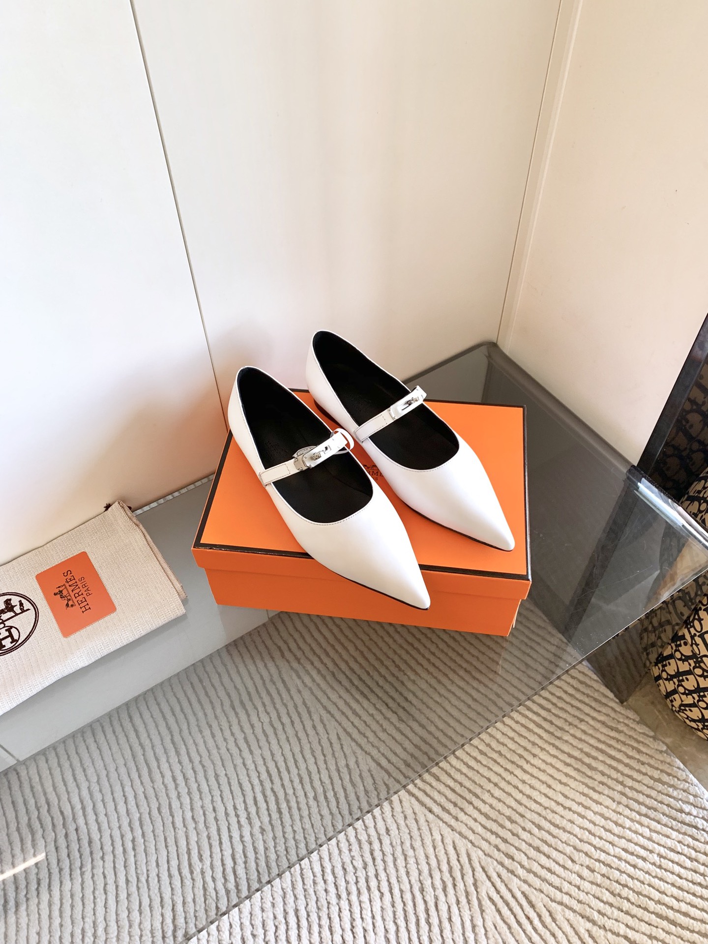 “Kiara 40mm Heels Offer in Black and Light Natural Color, Sizes 35-42 | Review and Details” - 图片 3