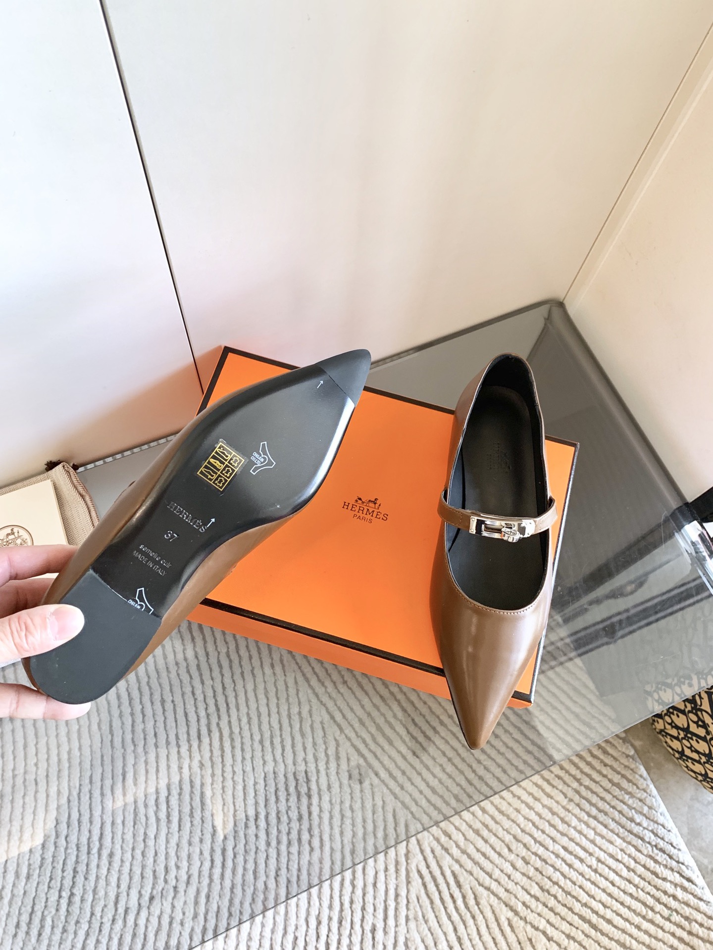 “Stylish Kiara 40mm Heels in Black and Silver – Comfortable Work Shoes in 35-42 Sizes” - 图片 9