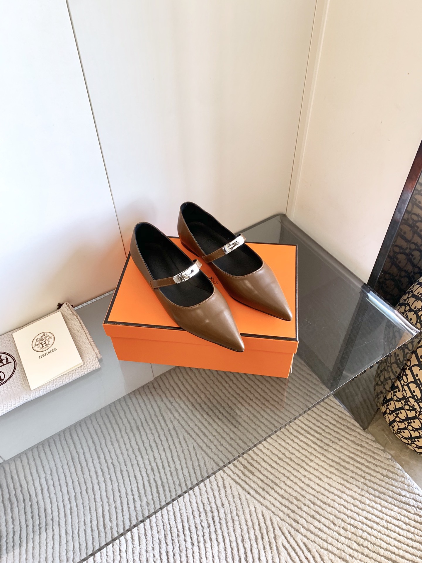“Stylish Kiara 40mm Heels in Black and Silver – Comfortable Work Shoes in 35-42 Sizes” - 图片 3