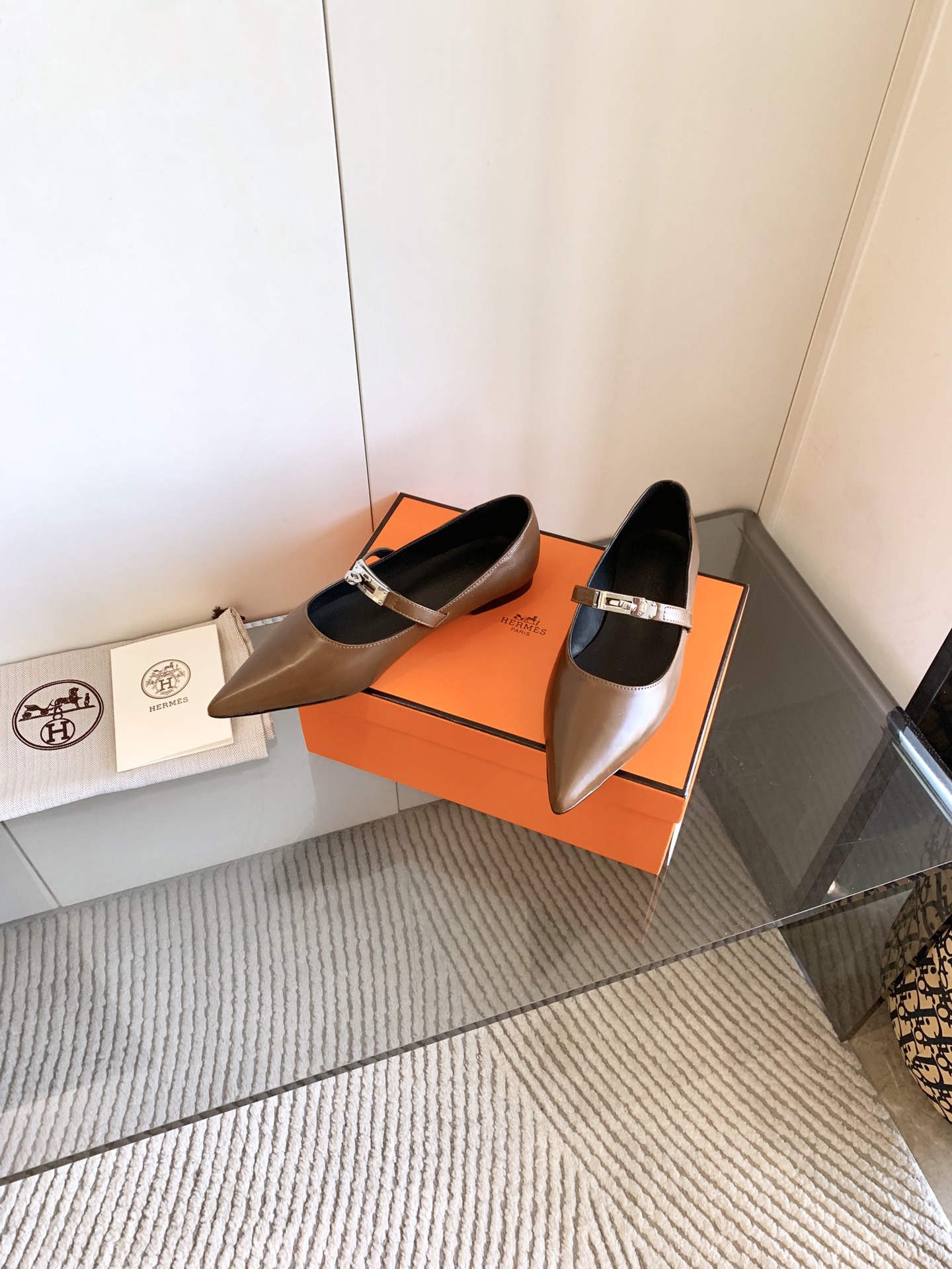 “Stylish Kiara 40mm Heels in Black and Silver – Comfortable Work Shoes in 35-42 Sizes” - 图片 4