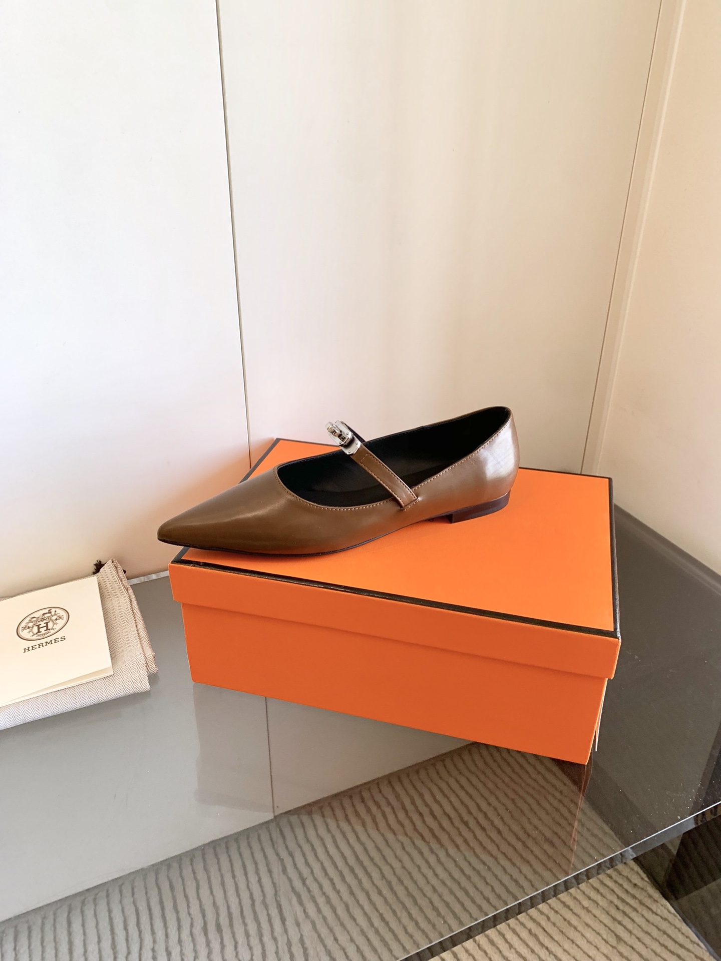 “Stylish Kiara 40mm Heels in Black and Silver – Comfortable Work Shoes in 35-42 Sizes” - 图片 7