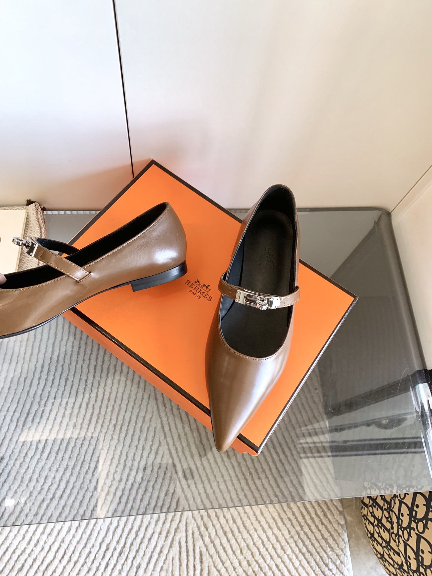 “Stylish Kiara 40mm Heels in Black and Silver – Comfortable Work Shoes in 35-42 Sizes” - 图片 6