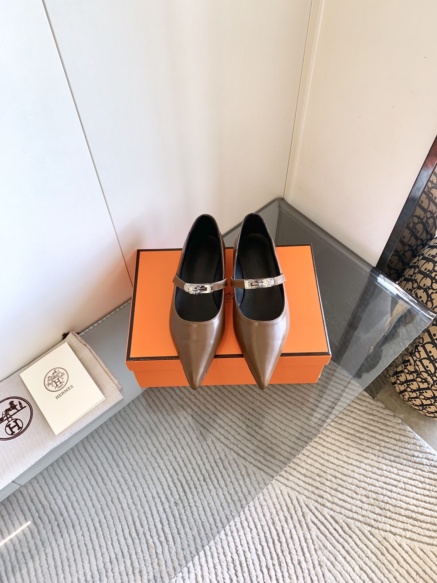 “Stylish Kiara 40mm Heels in Black and Silver – Comfortable Work Shoes in 35-42 Sizes” - 图片 1