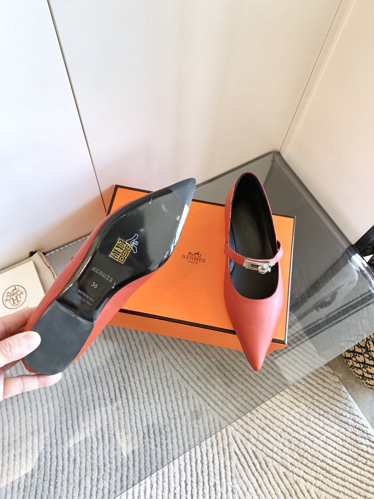 “720 Offer: Kiara 40mm Heels in Black and Silver, Light Natural Color, Size 35-42” - 图片 9