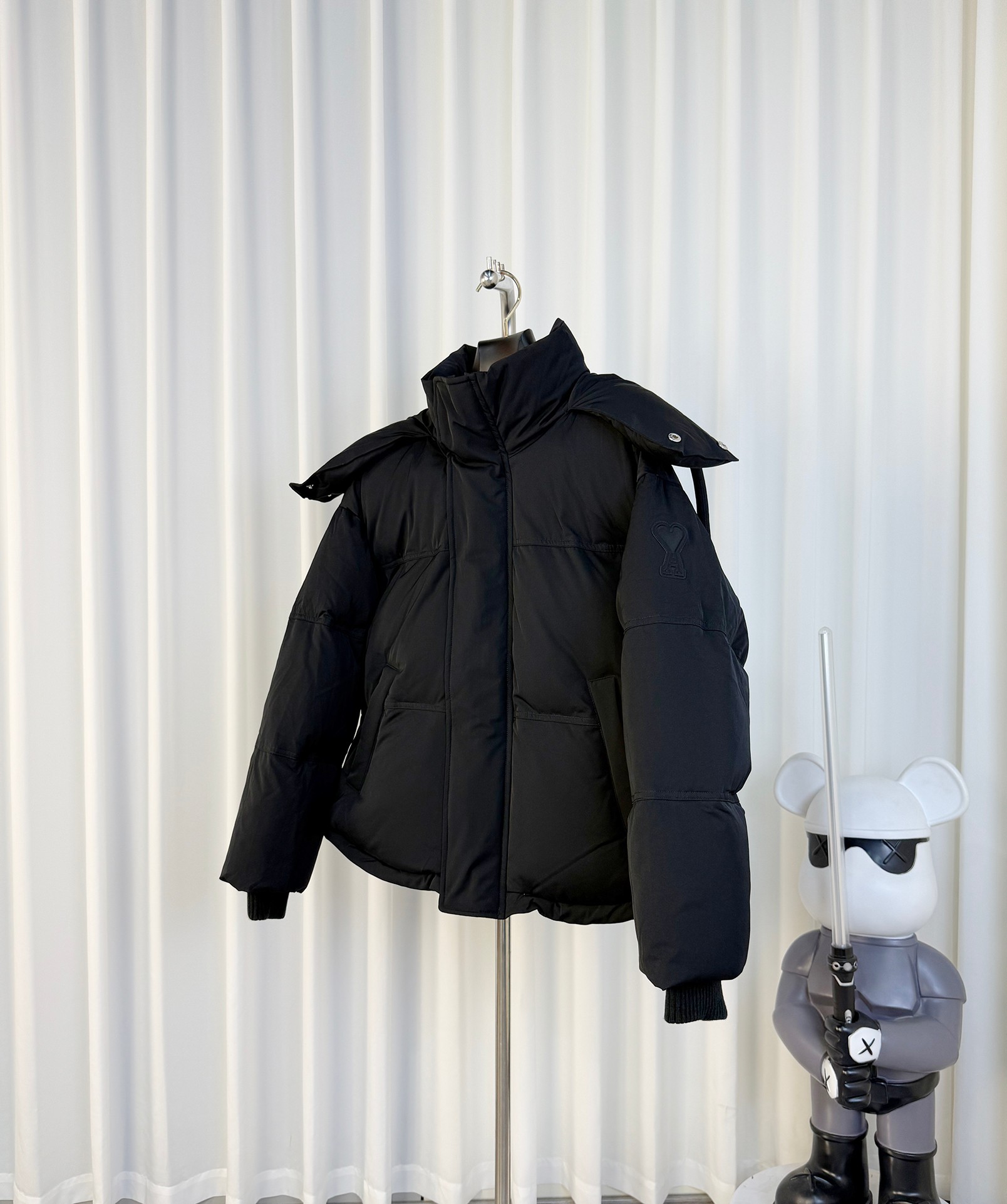 Luxurious Winter Caps and Buns by AMI: High-Quality Materials and Elegant Design - 图片 2