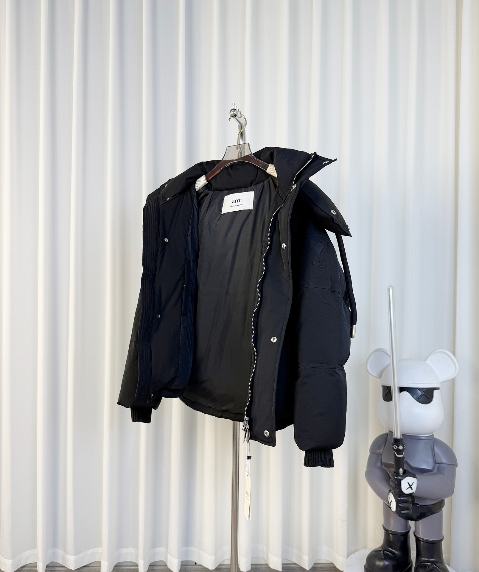 Luxurious Winter Caps and Buns by AMI: High-Quality Materials and Elegant Design - 图片 6