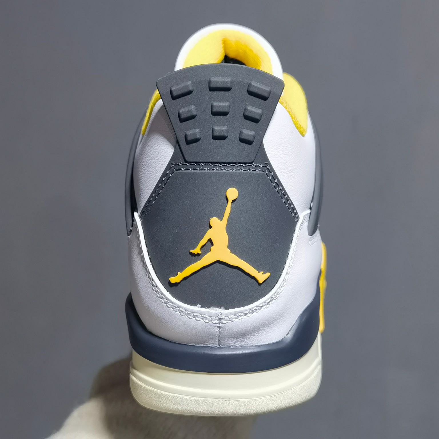 外贸版AirJordanAJ4Retro白黄雷公AQ9129-101全新升级改良原鞋原楦原纸板同源开发完