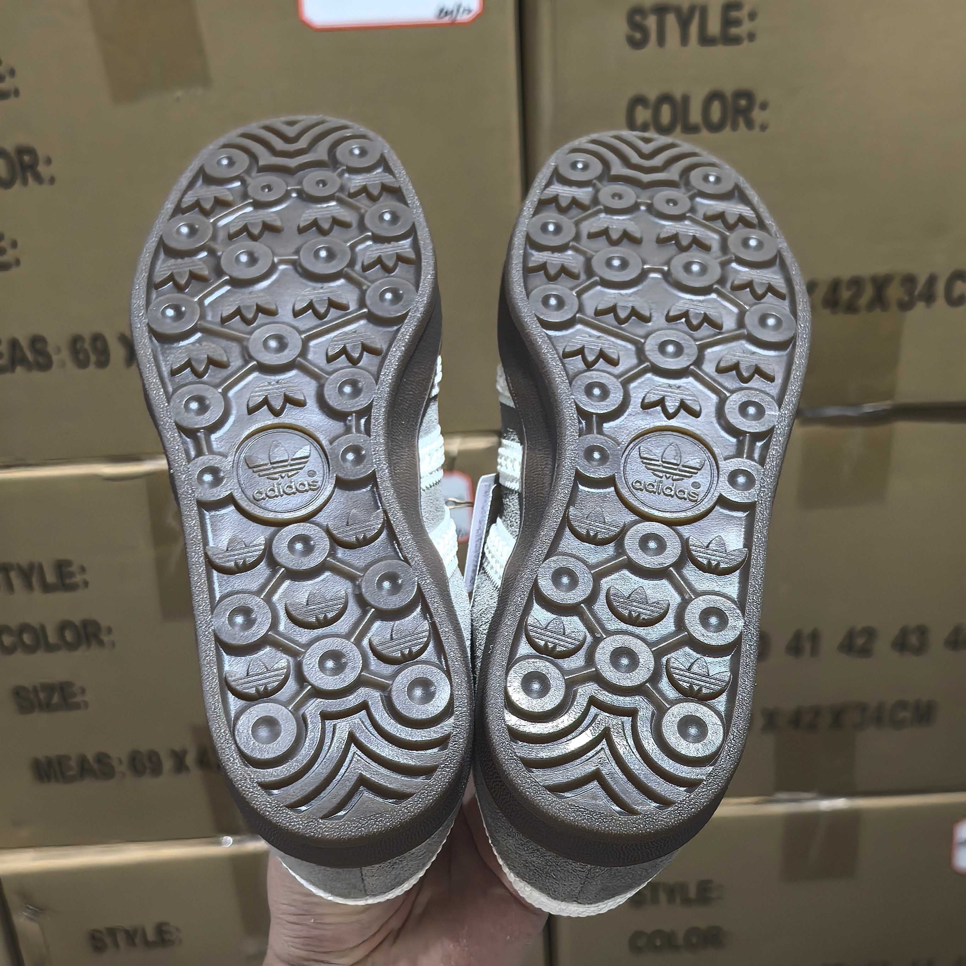 补货 XC2.0升级版本白红35.5-46开始陆续出货入库全原厂翻毛皮打造 区别市场革料批次这个价格配置