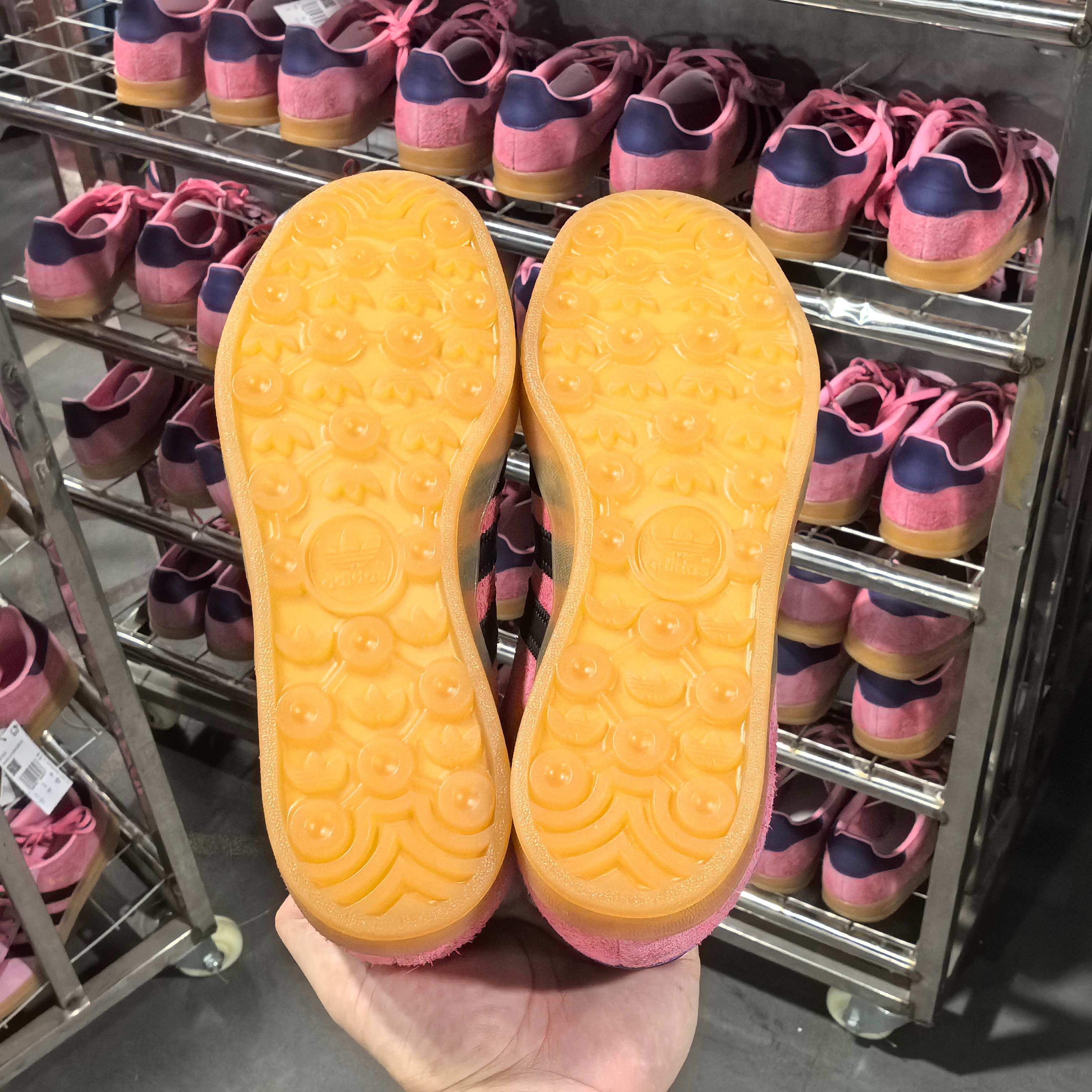 特价福利Gazelle玫红35.5-40 原厂翻毛皮材质打造 实拍看图 所见即所得