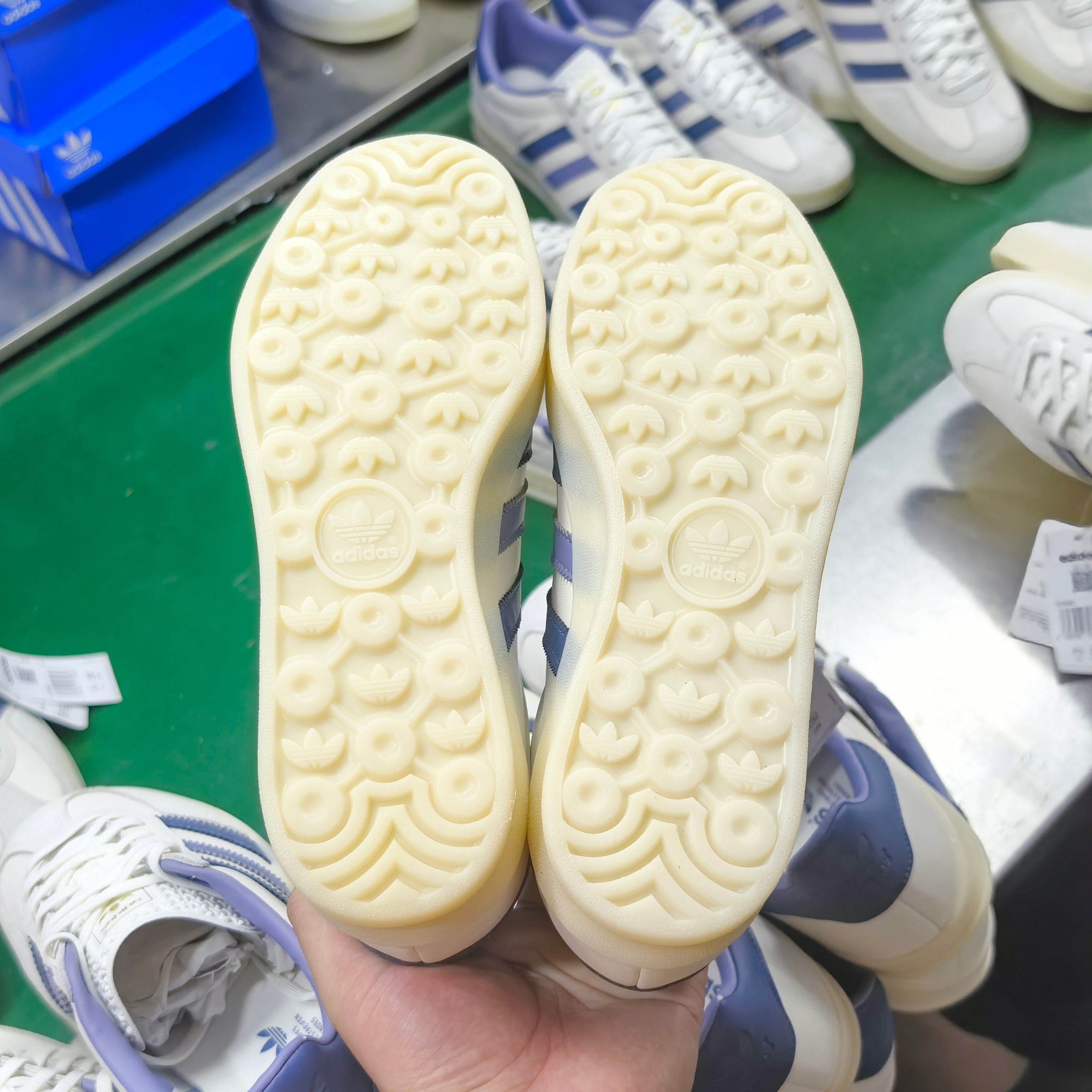 【外贸版：德训】originals Samba OG 舒适 防滑耐磨低帮 板鞋 白蓝 IG1643 尺码