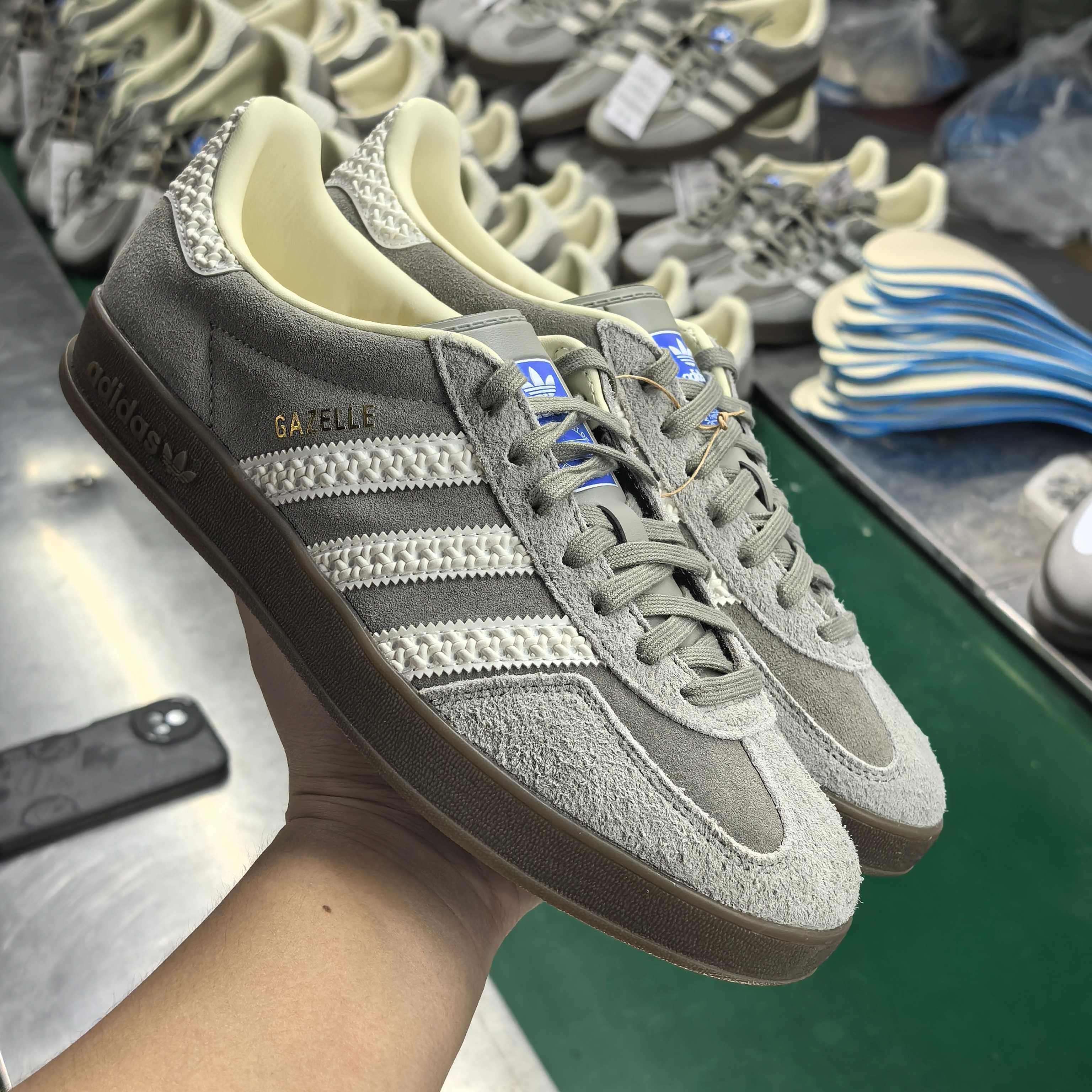 升级版本灰白35.5-46全码补货入库全原厂翻毛皮打造 区别市场革料批次这个价格配置拉满！