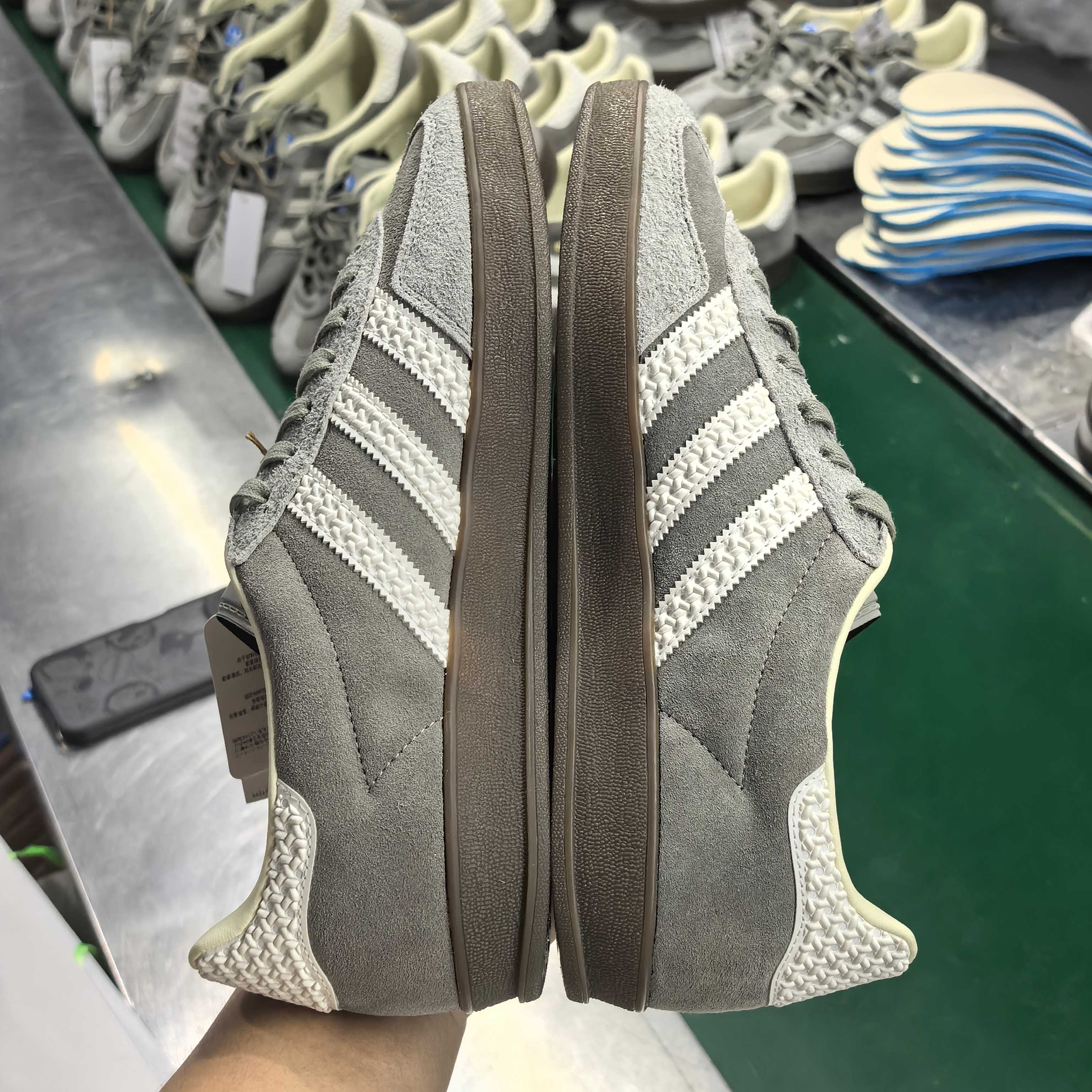 升级版本灰白35.5-46全码补货入库全原厂翻毛皮打造 区别市场革料批次这个价格配置拉满！