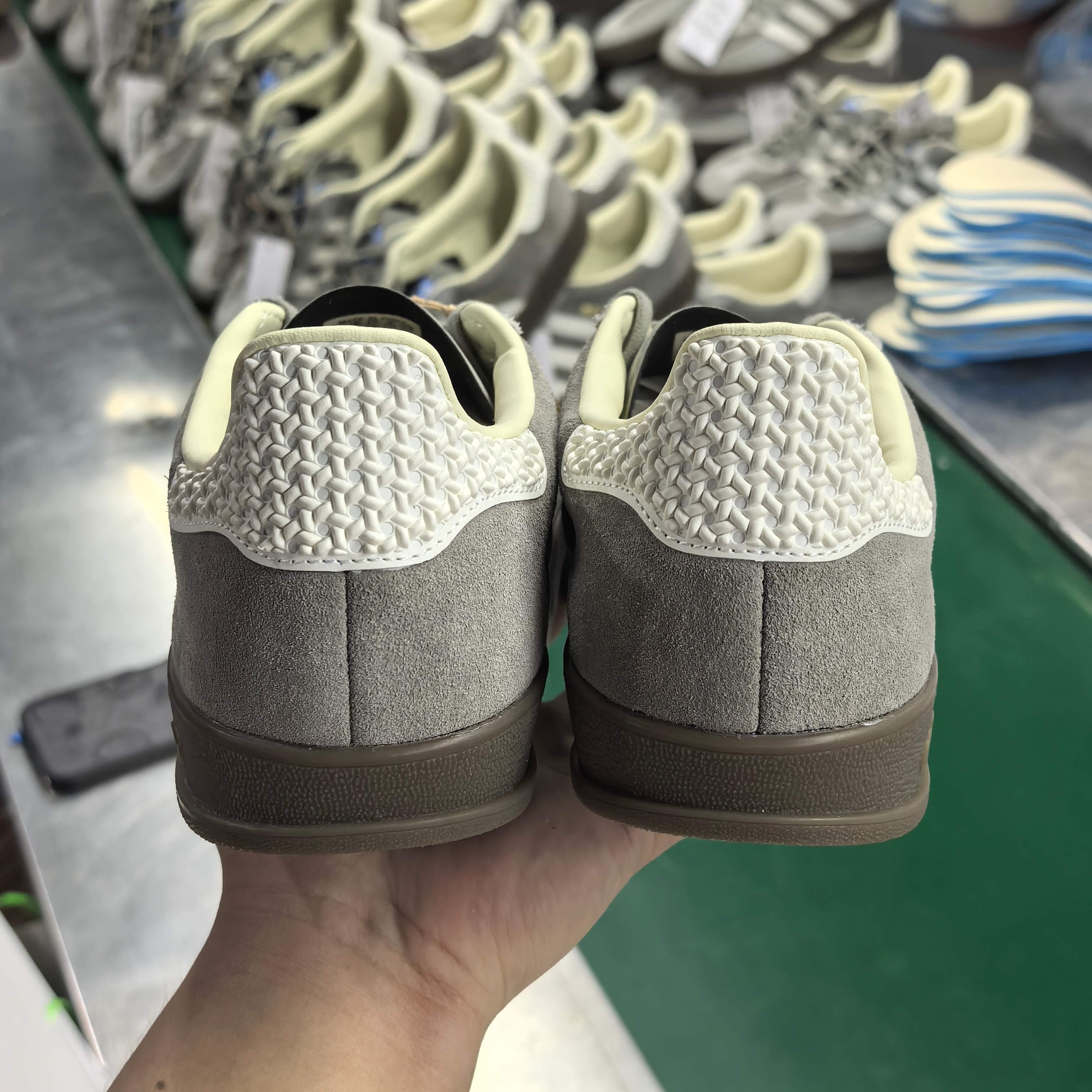 升级版本灰白35.5-46全码补货入库全原厂翻毛皮打造 区别市场革料批次这个价格配置拉满！