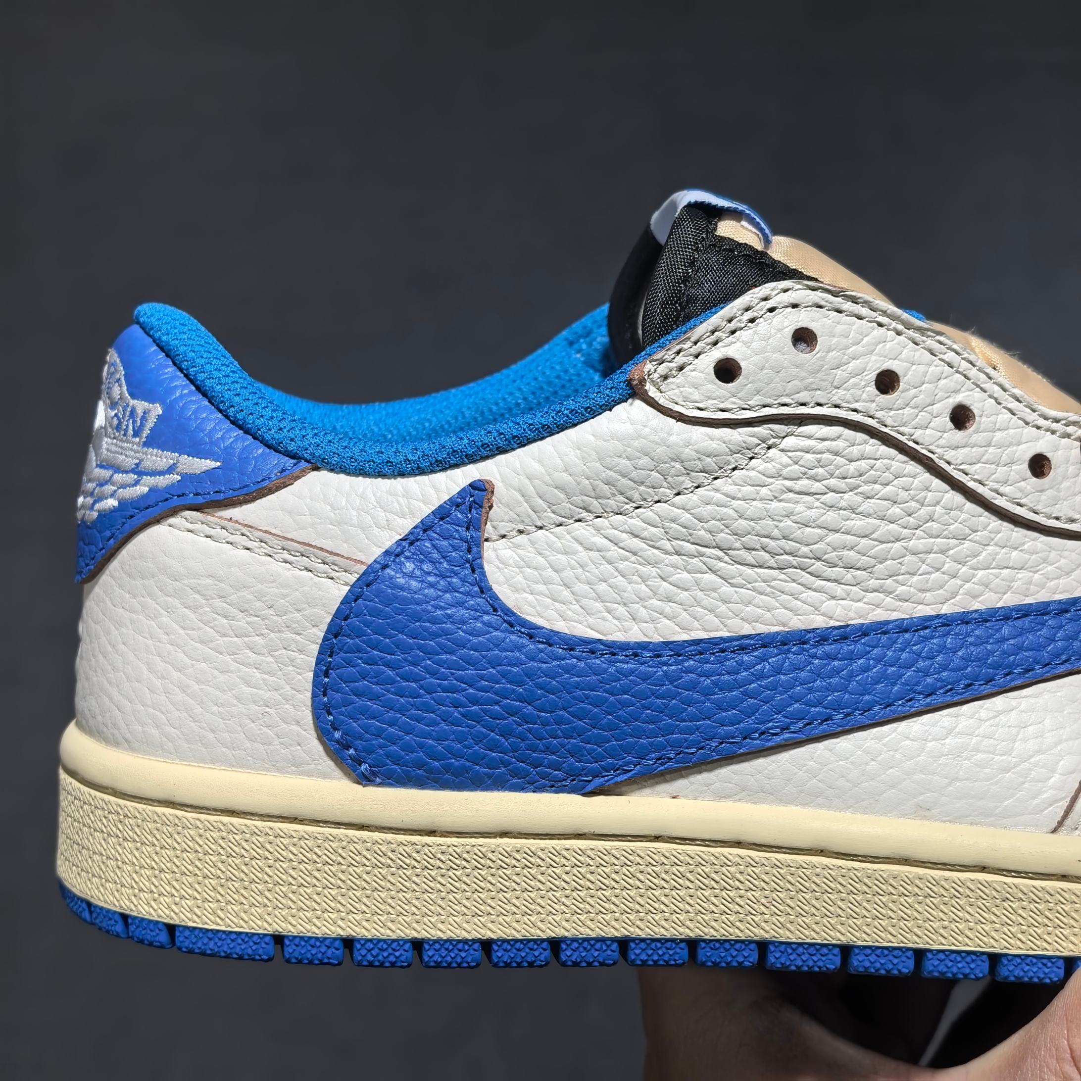 新品上架 Air jordan 1倒钩10.0白蓝 白蓝 DM7866-104全头层荔枝纹打造 市场同价