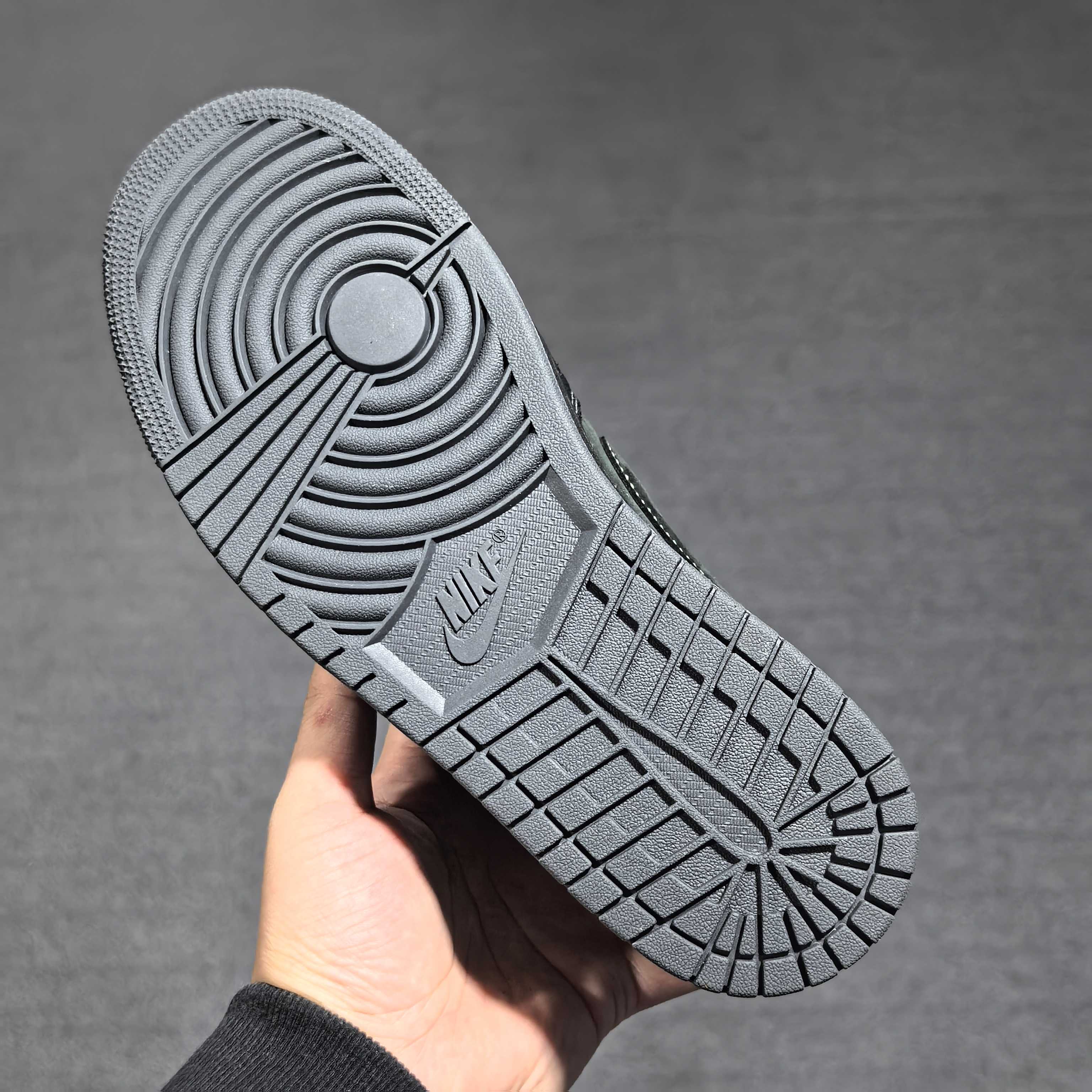 原厂皮FK订单版本黑色倒钩低帮东莞顶级制作团队打造全新一档倒钩系列广硕原班底打造严格执行1:1做货工艺标