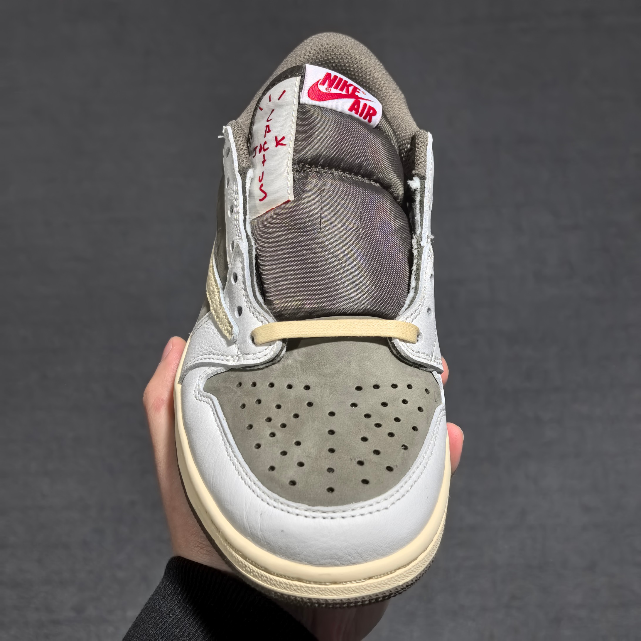 原厂皮FK订单版本白棕倒钩低帮东莞顶级制作团队打造全新一档倒钩系列广硕原班底打造严格执行1:1做货工艺标