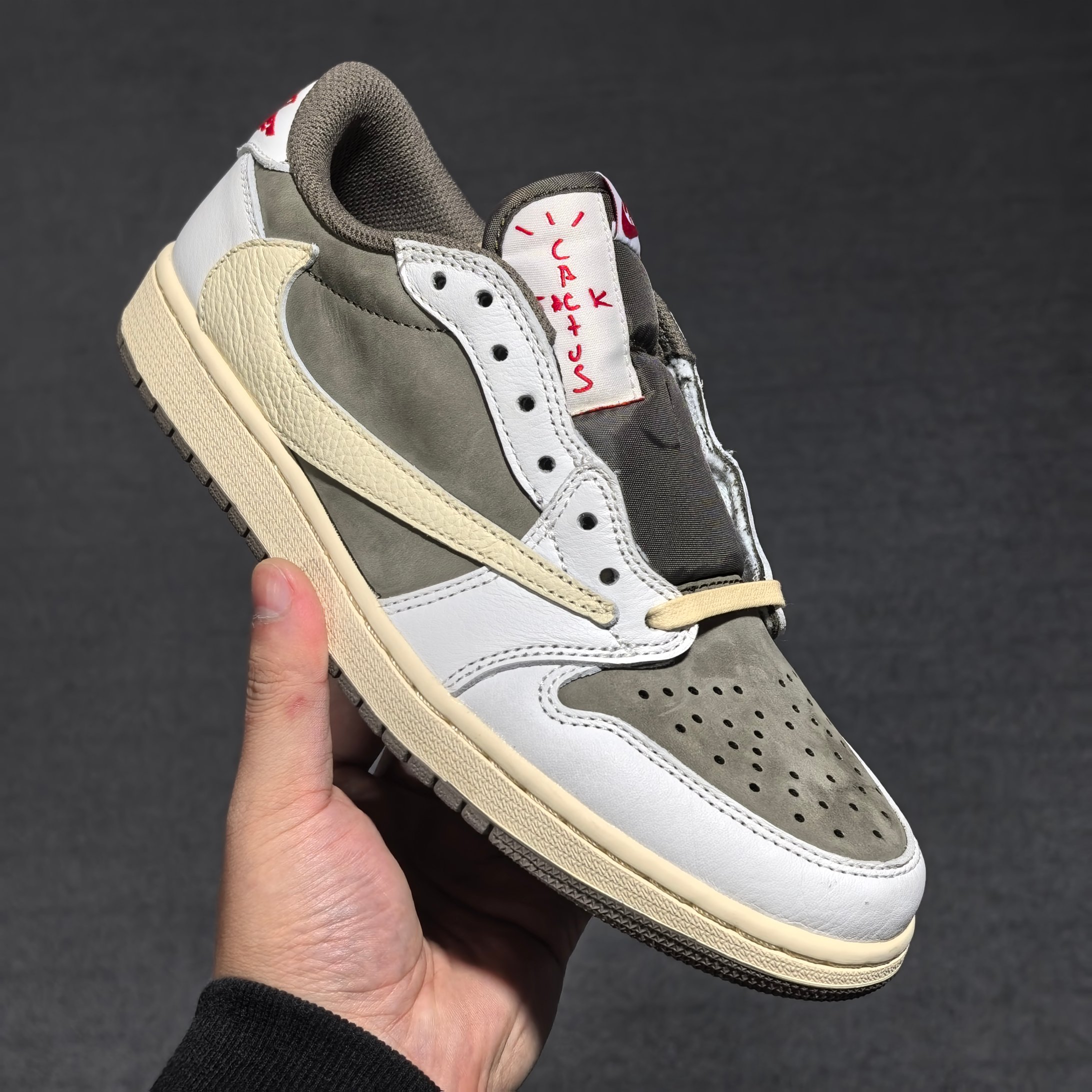 原厂皮FK订单版本白棕倒钩低帮东莞顶级制作团队打造全新一档倒钩系列广硕原班底打造严格执行1:1做货工艺标