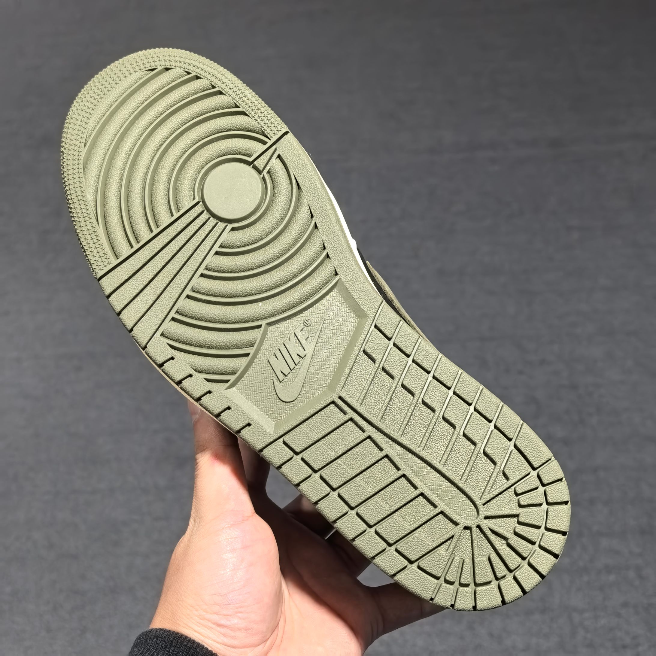 原厂皮FK订单版本橄榄绿倒钩低帮东莞顶级制作团队打造全新一档倒钩系列广硕原班底打造严格执行1:1做货工艺