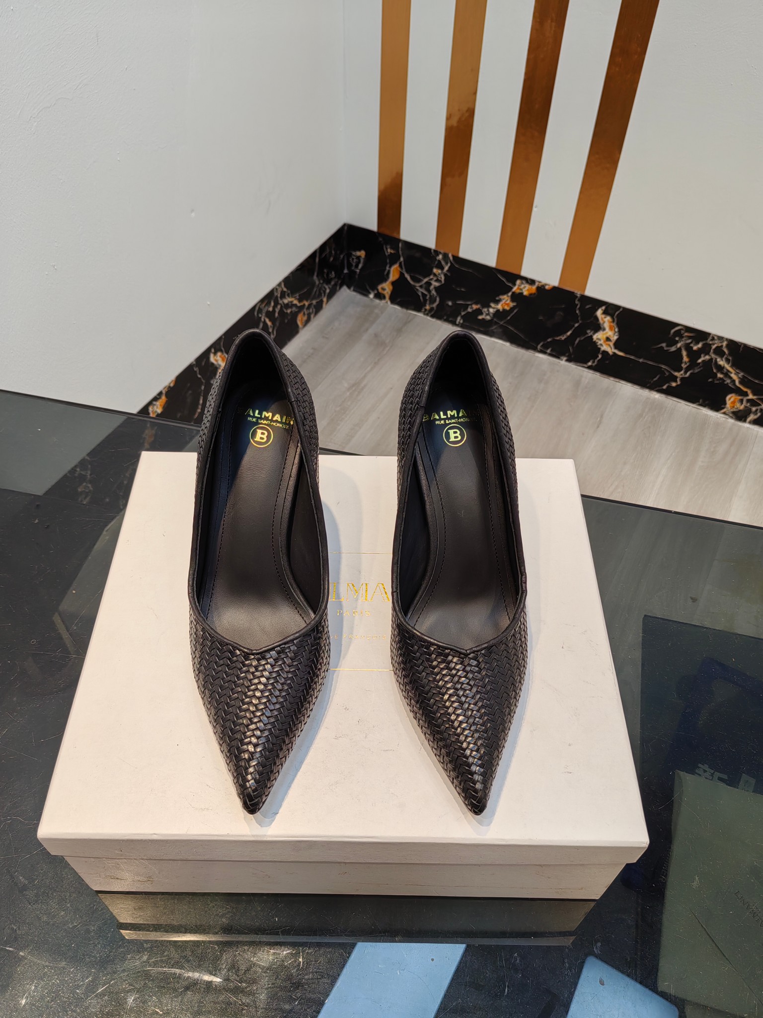 工厂出sldyzq，* 巴尔曼2024春夏最新款走秀时装高跟单鞋，ʚɞ  品牌巴尔曼由法国时装设计师 （皮埃尔.巴尔曼）先生创立于1945年的老牌定制时装屋，与、