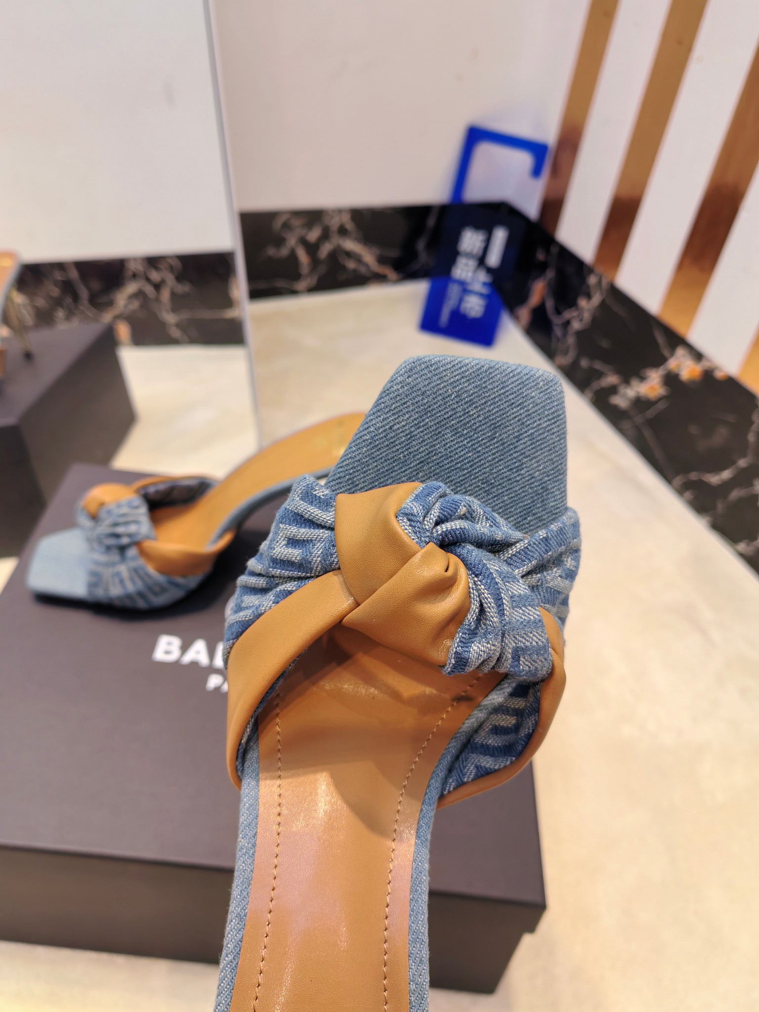 Balmain Balmain: French Luxury Fashion with Handcrafted Precision - 图片 4