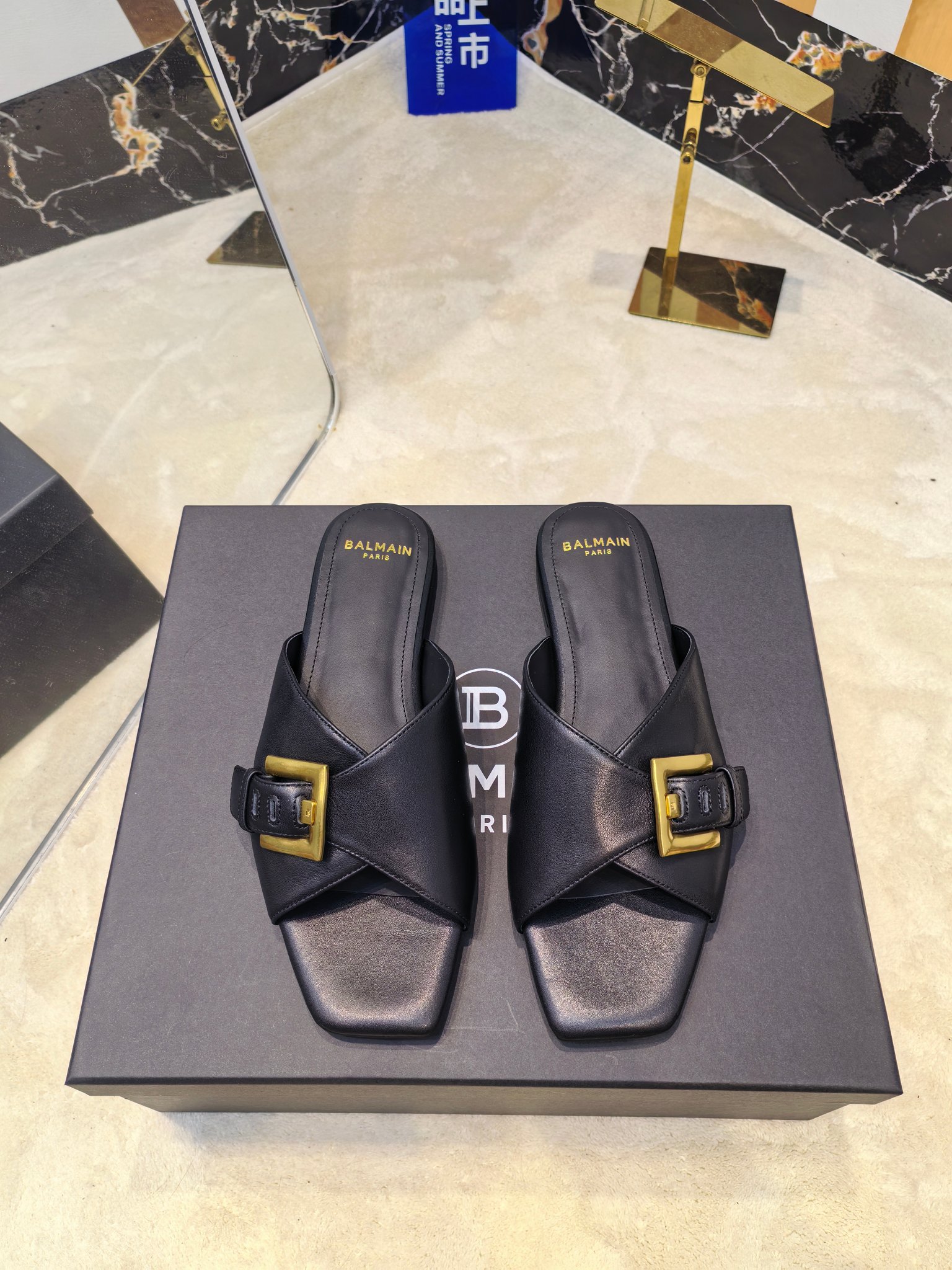 Balmain 2025 Flat-Side Slippers: Handcrafted Luxury with Unique Fashion Element - 图片 1