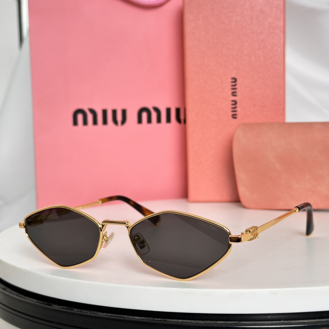  流行款  MIU M* MODELSMU56ZS
SIZE：56口17-145