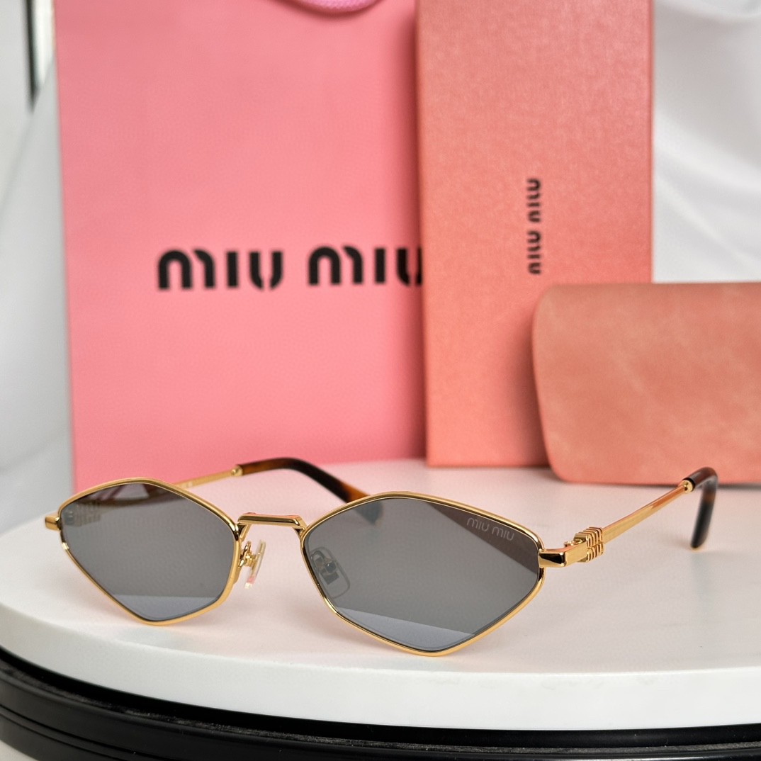 流行款  MIU M* MODELSMU56ZS
SIZE：56口17-145