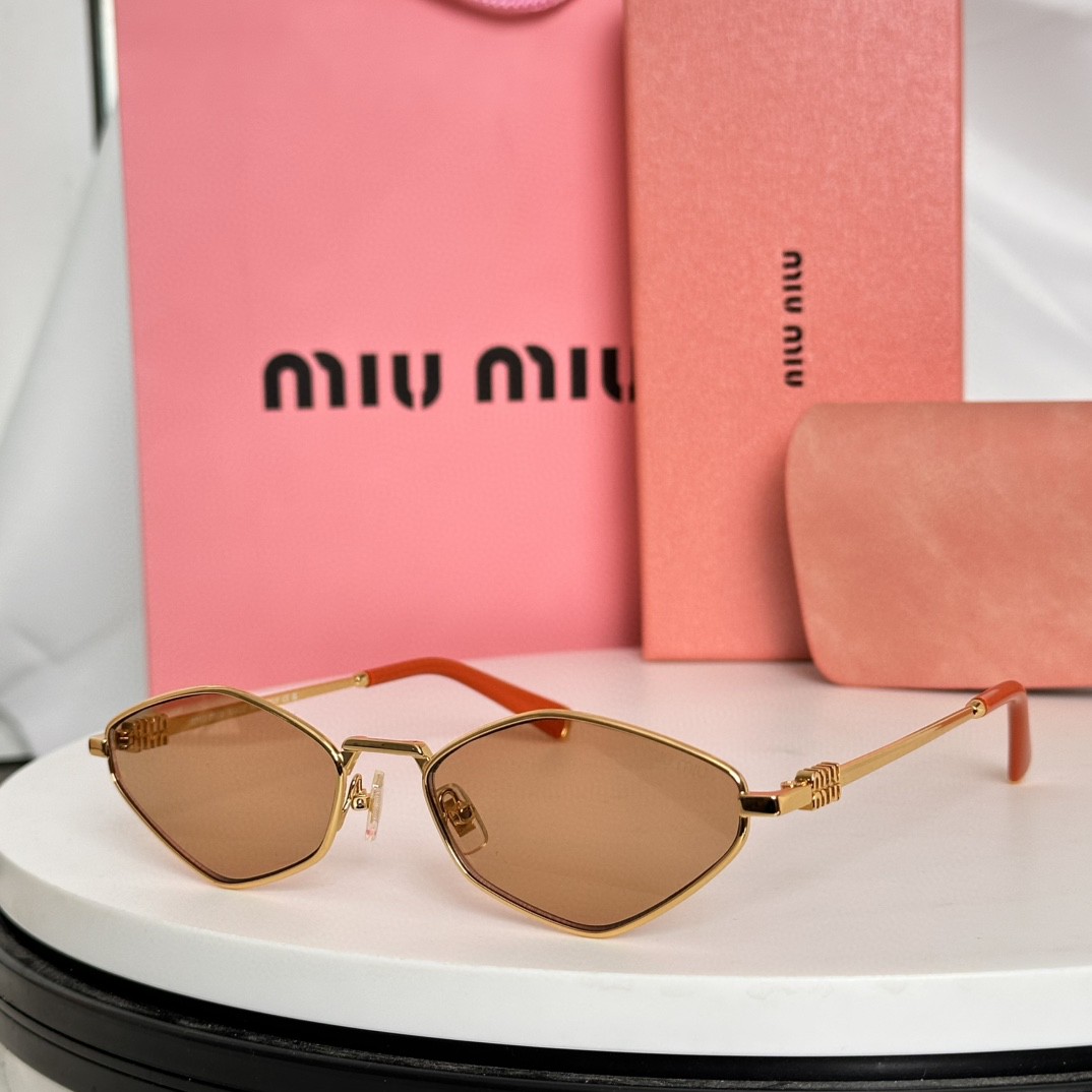  流行款  MIU M* MODELSMU56ZS
SIZE：56口17-145