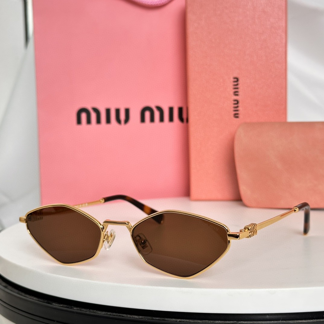  流行款  MIU M* MODELSMU56ZS
SIZE：56口17-145