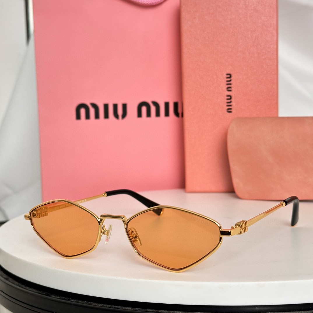  流行款  MIU M* MODELSMU56ZS
SIZE：56口17-145