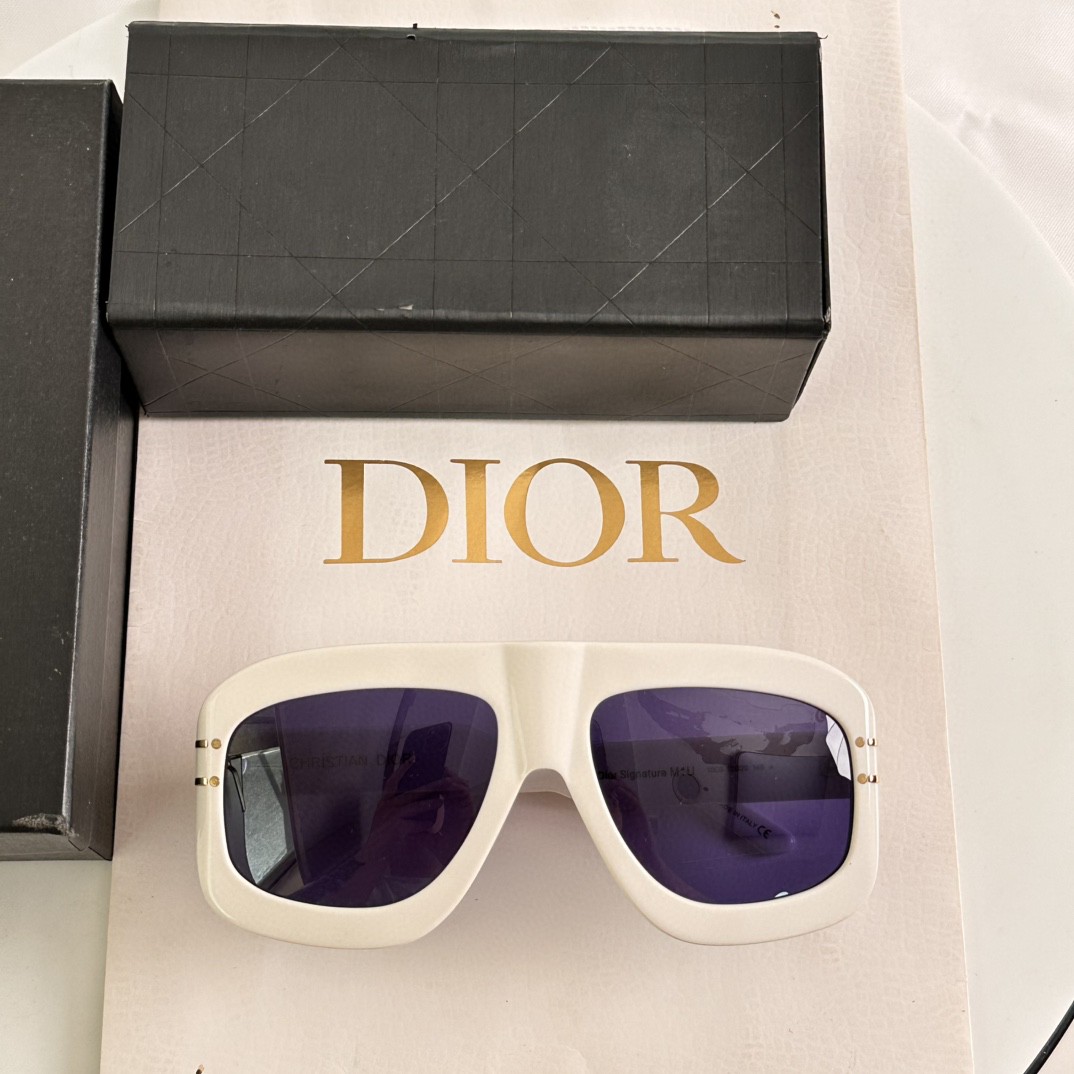 - DIOR MODELO: DIOR Signature M1U TALLA: 52口20-145 🉐100