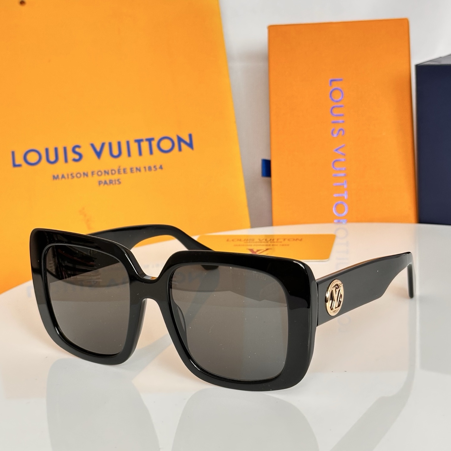 NO:768277,90LOUIS VUITTO*MODELZ2592 SIZE55 mouth 10-glasses sunglasses sunglasses, glasses, louis vuitton1986090990LOUIS VUITTO*MODELZ2592 SIZE55口10-眼镜墨镜太阳镜,眼镜,louis vuitton,glasses