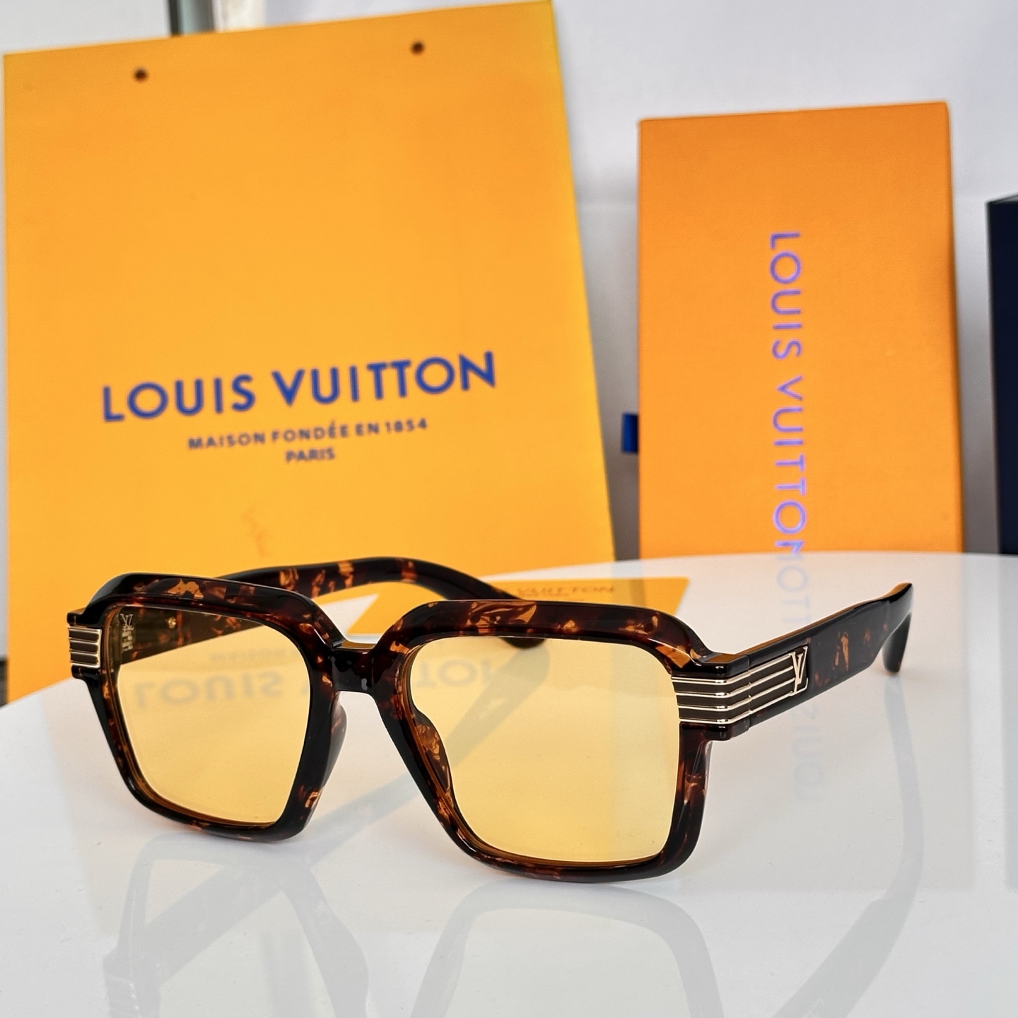 NO:768269,95LOUIS VUITTO*MODELZ2828U SIZE56 mouth 20-glasses sunglasses sunglasses, glasses, louis vuitton1986090995LOUIS VUITTO*MODELZ2828U SIZE56口20-眼镜墨镜太阳镜,眼镜,louis vuitton,glasses
