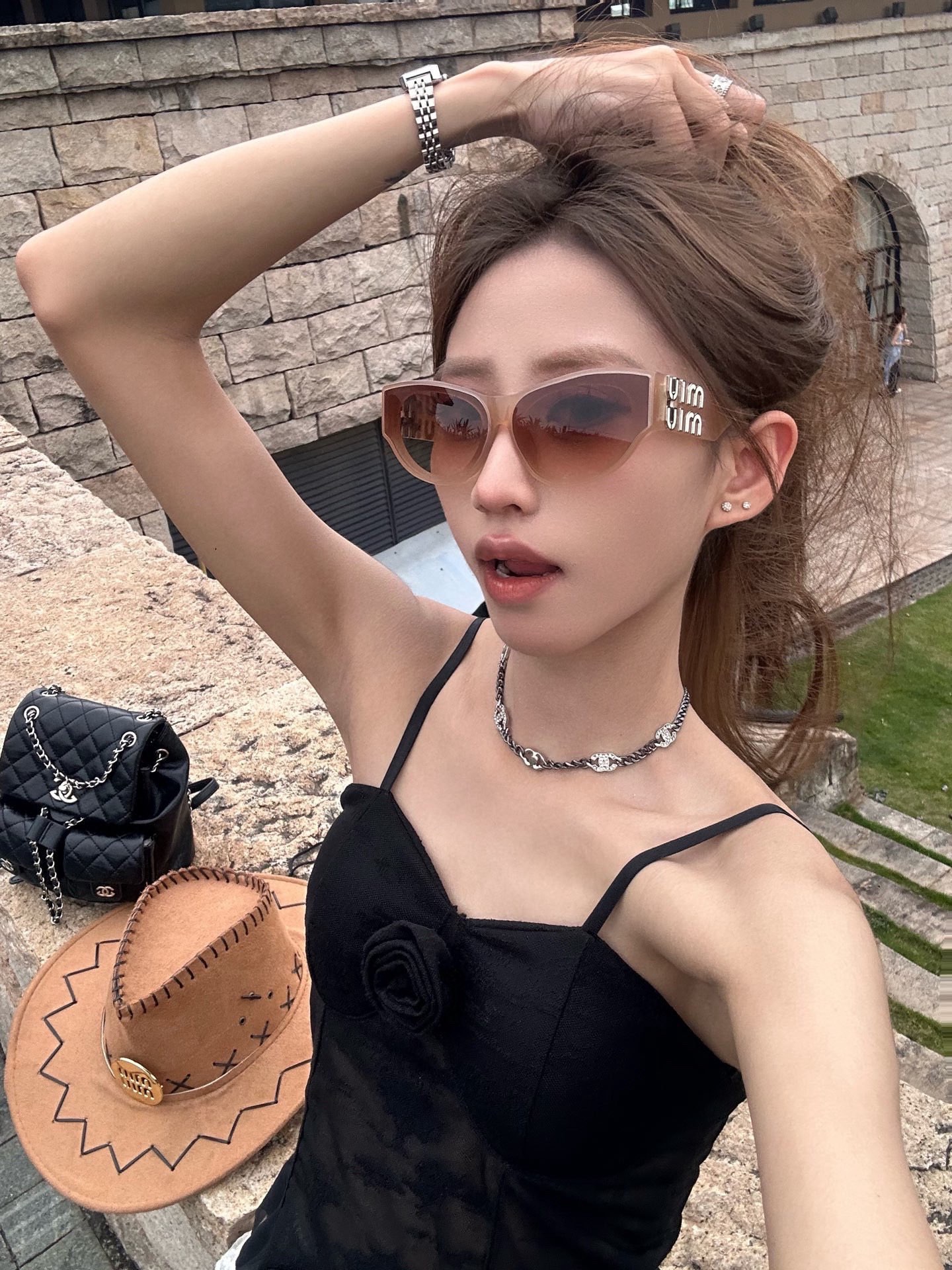 ‼️ 模特图 MIU M*🎀🎀🎀MODEL: SMU082Z🎀🎀🎀SIZE：52口21-135🎀🎀